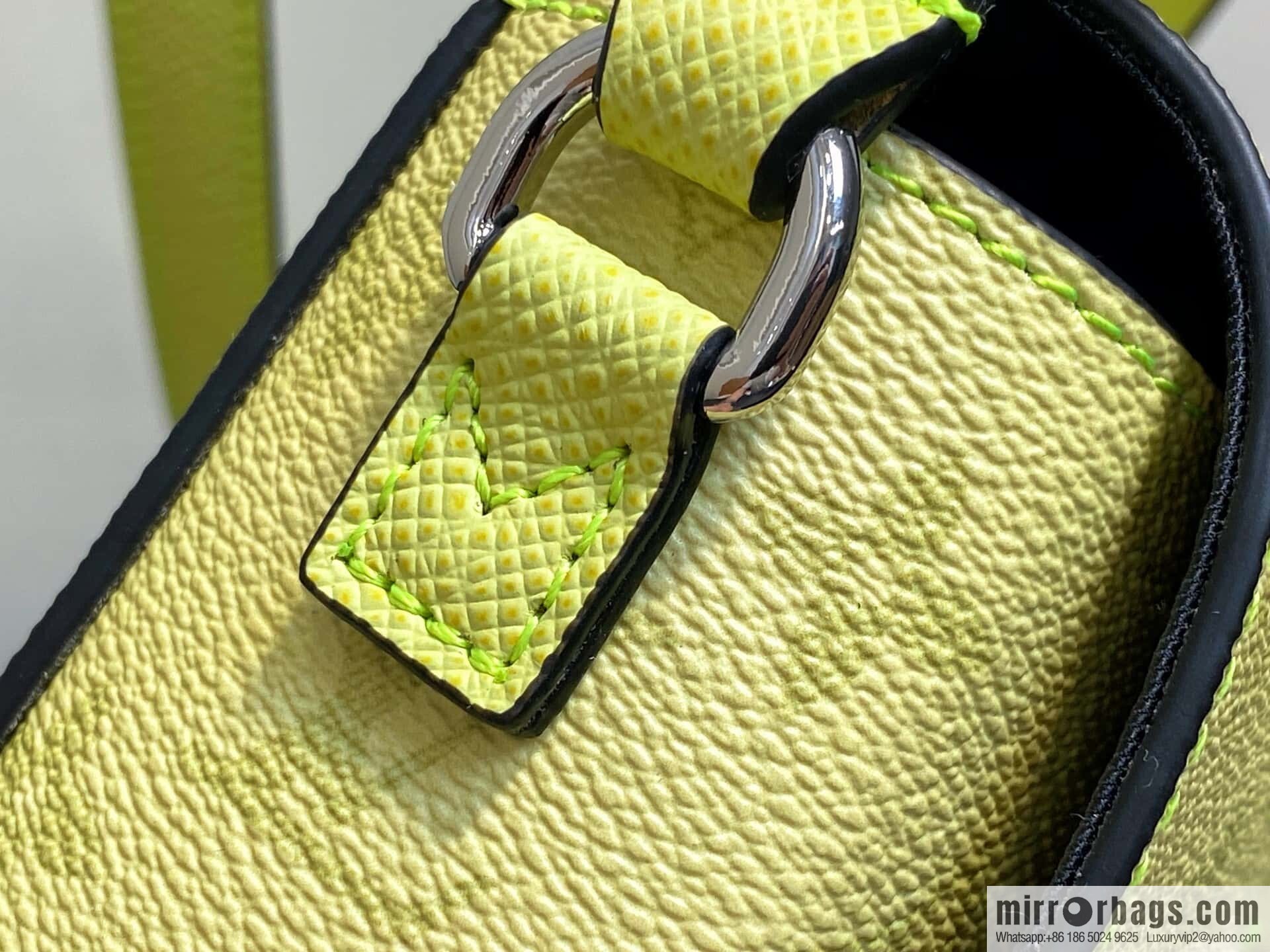 [Boutique‑grade] M14117 lemon yellow, men's bag mini mailman bag Steamer mini handbag