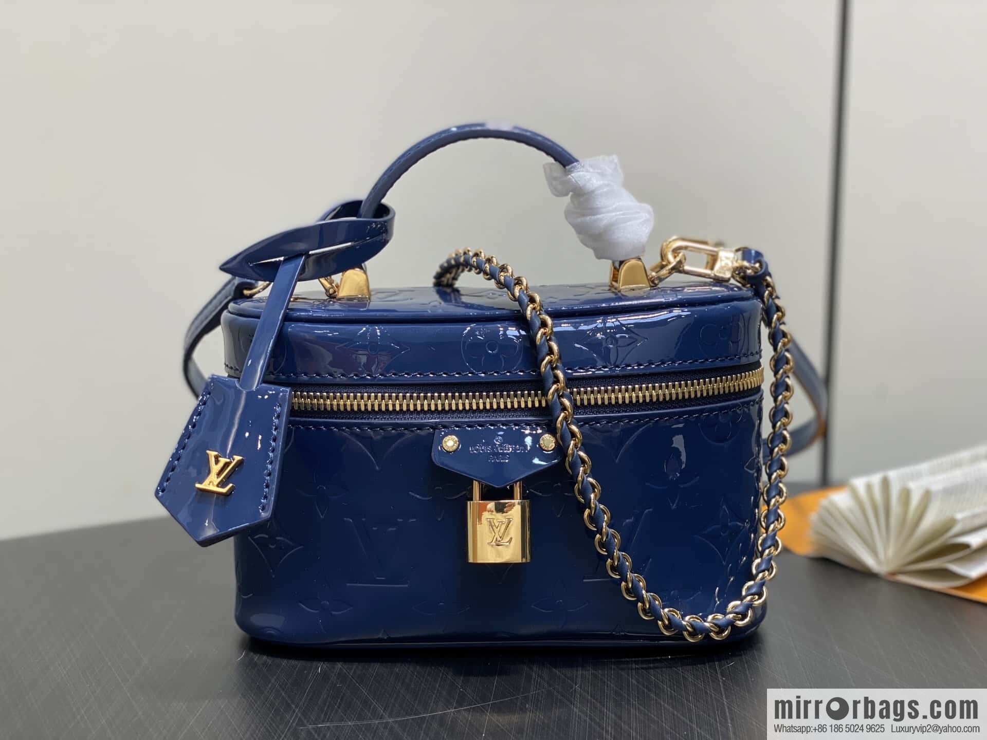 [Boutique‑grade] M13483 blue, patent leather embossed chain bag cosmetic bag VANITY CHAIN POUCH handbag