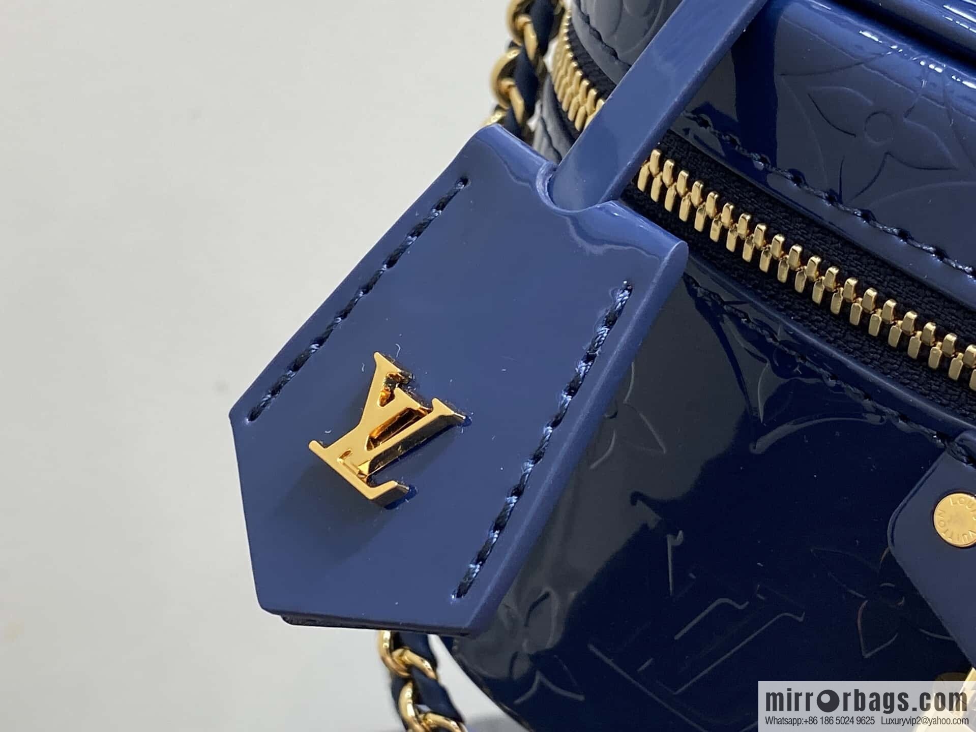 [Boutique‑grade] M13483 blue, patent leather embossed chain bag cosmetic bag VANITY CHAIN POUCH handbag