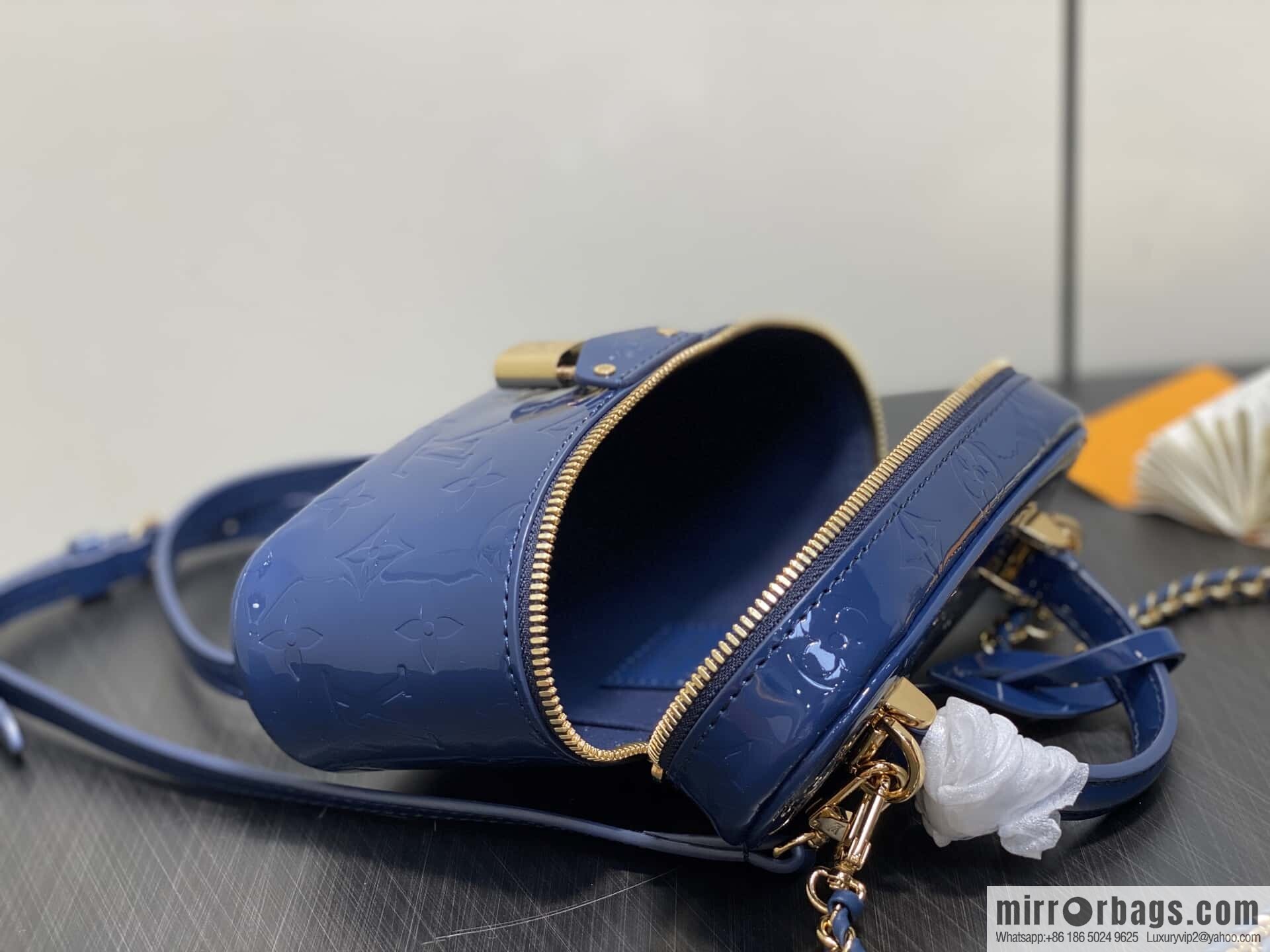 [Boutique‑grade] M13483 blue, patent leather embossed chain bag cosmetic bag VANITY CHAIN POUCH handbag