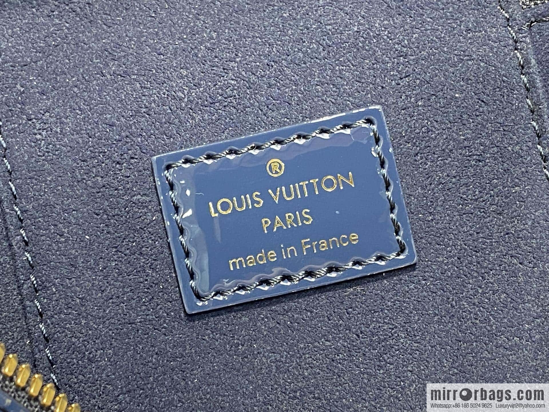 [Boutique‑grade] M13483 blue, patent leather embossed chain bag cosmetic bag VANITY CHAIN POUCH handbag