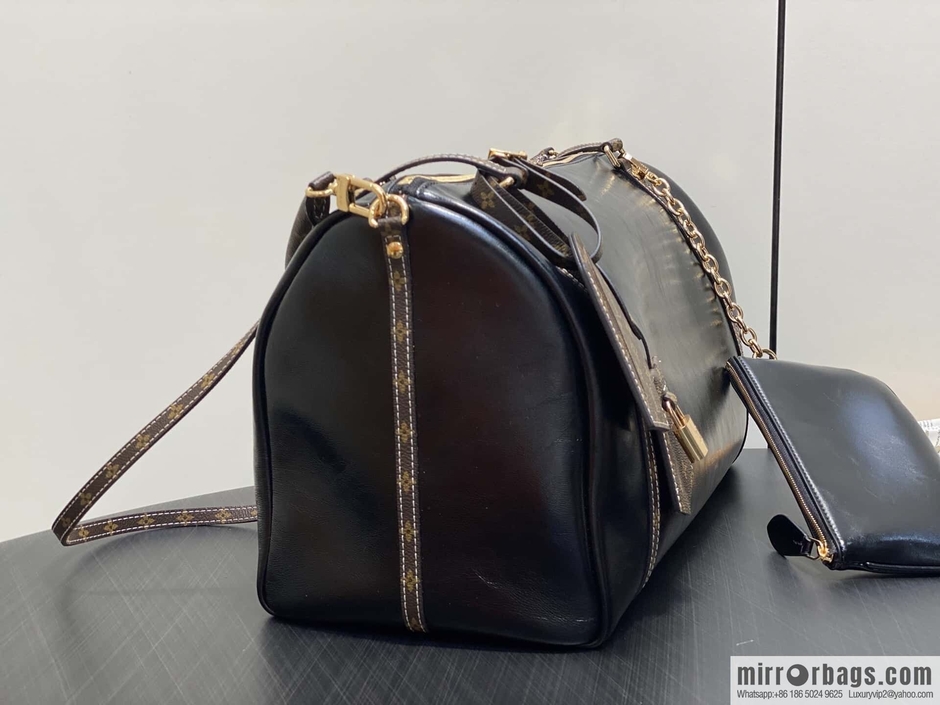 [Boutique‑grade] M13668 black oil wax leather, full leather speedy pillow bag SPEEDY BANDOULIZRE 40 handbag