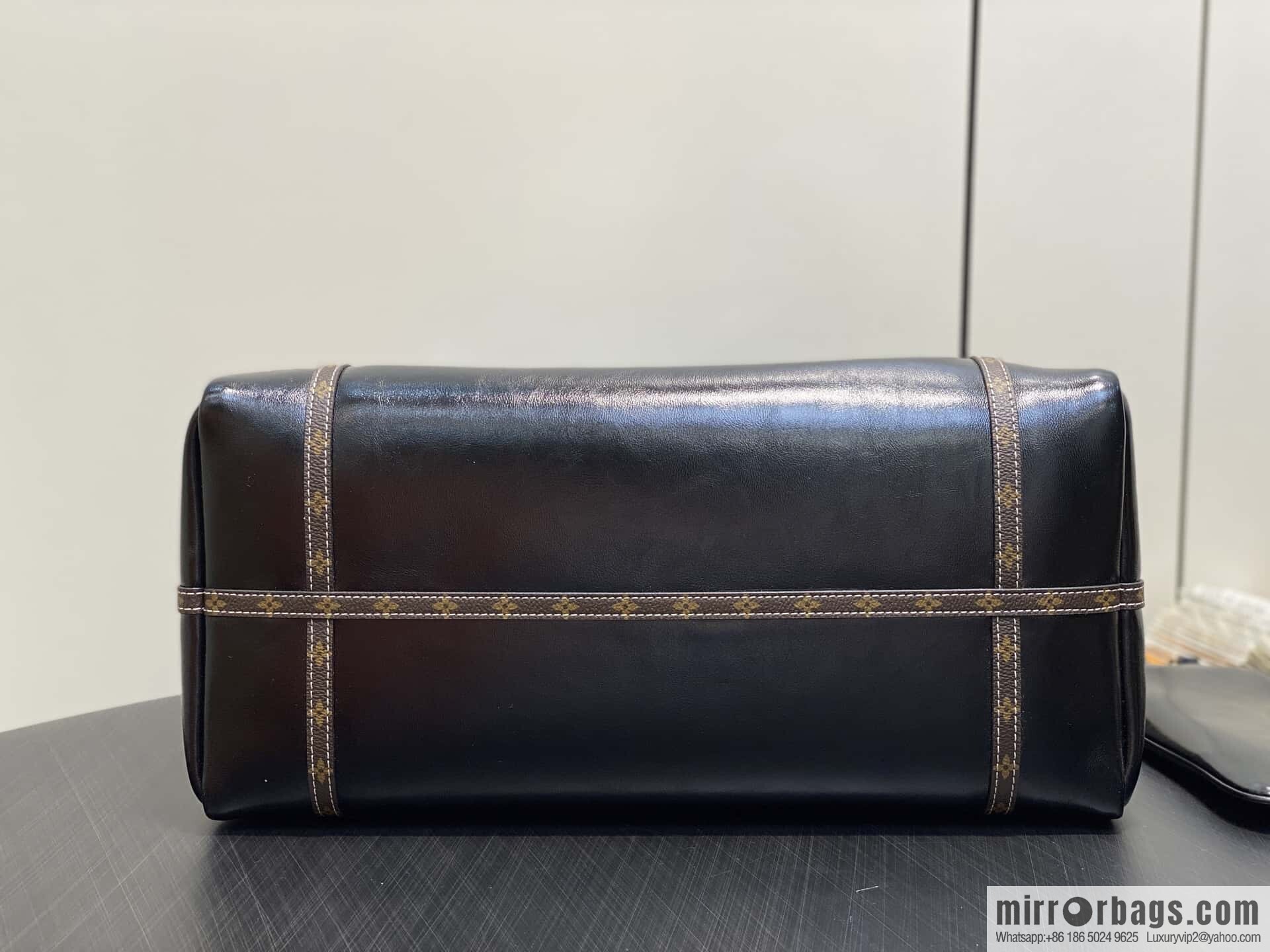 [Boutique‑grade] M13668 black oil wax leather, full leather speedy pillow bag SPEEDY BANDOULIZRE 40 handbag