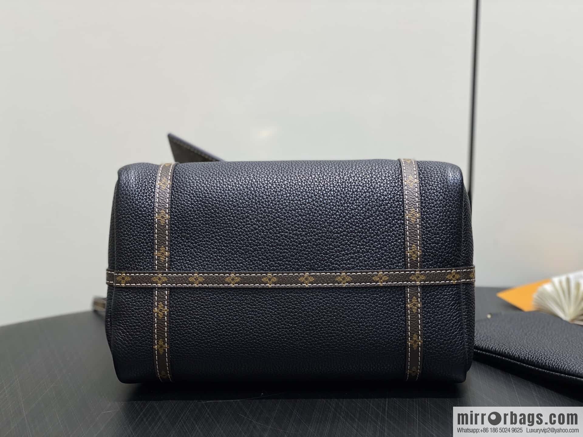 [Boutique‑grade] M13667 black, full leather speedy pillow bag SPEEDY BANDOULIZRE 25 handbag