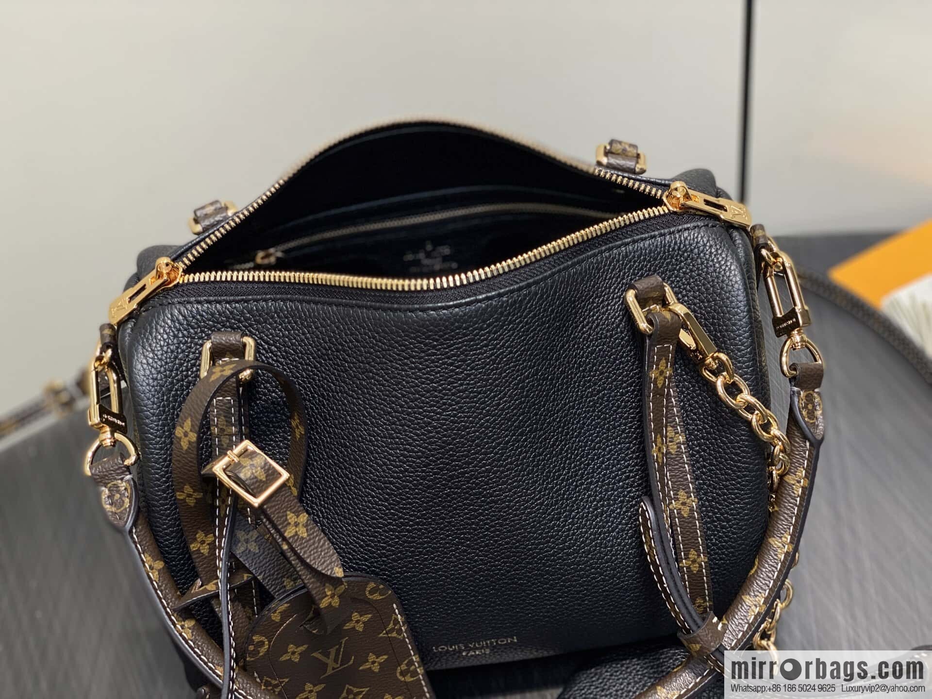 [Boutique‑grade] M13667 black, full leather speedy pillow bag SPEEDY BANDOULIZRE 25 handbag