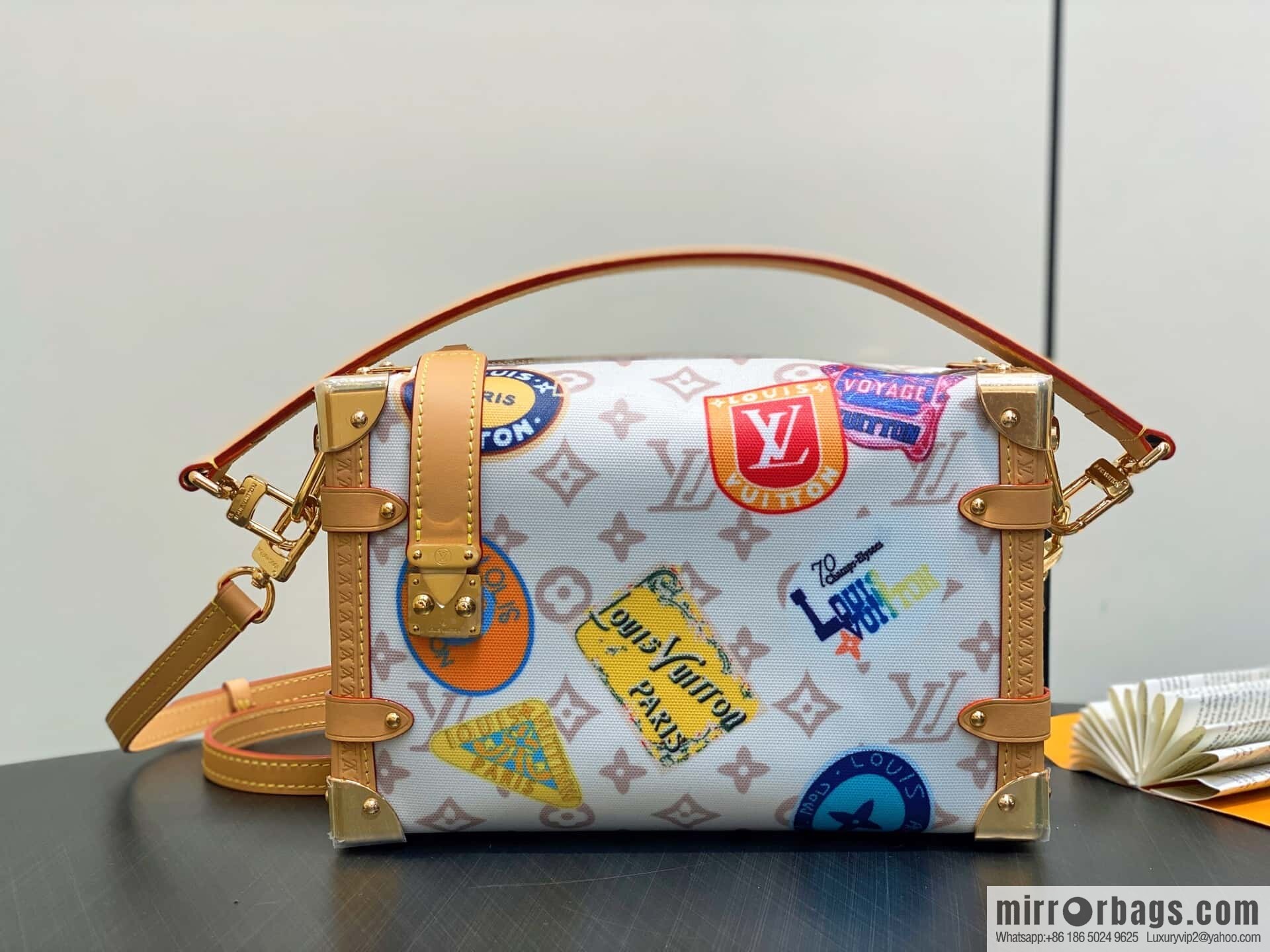 [Boutique‑grade] M14606 white flower, badge soft box, new SIDE TRUNK medium handbag of the season
