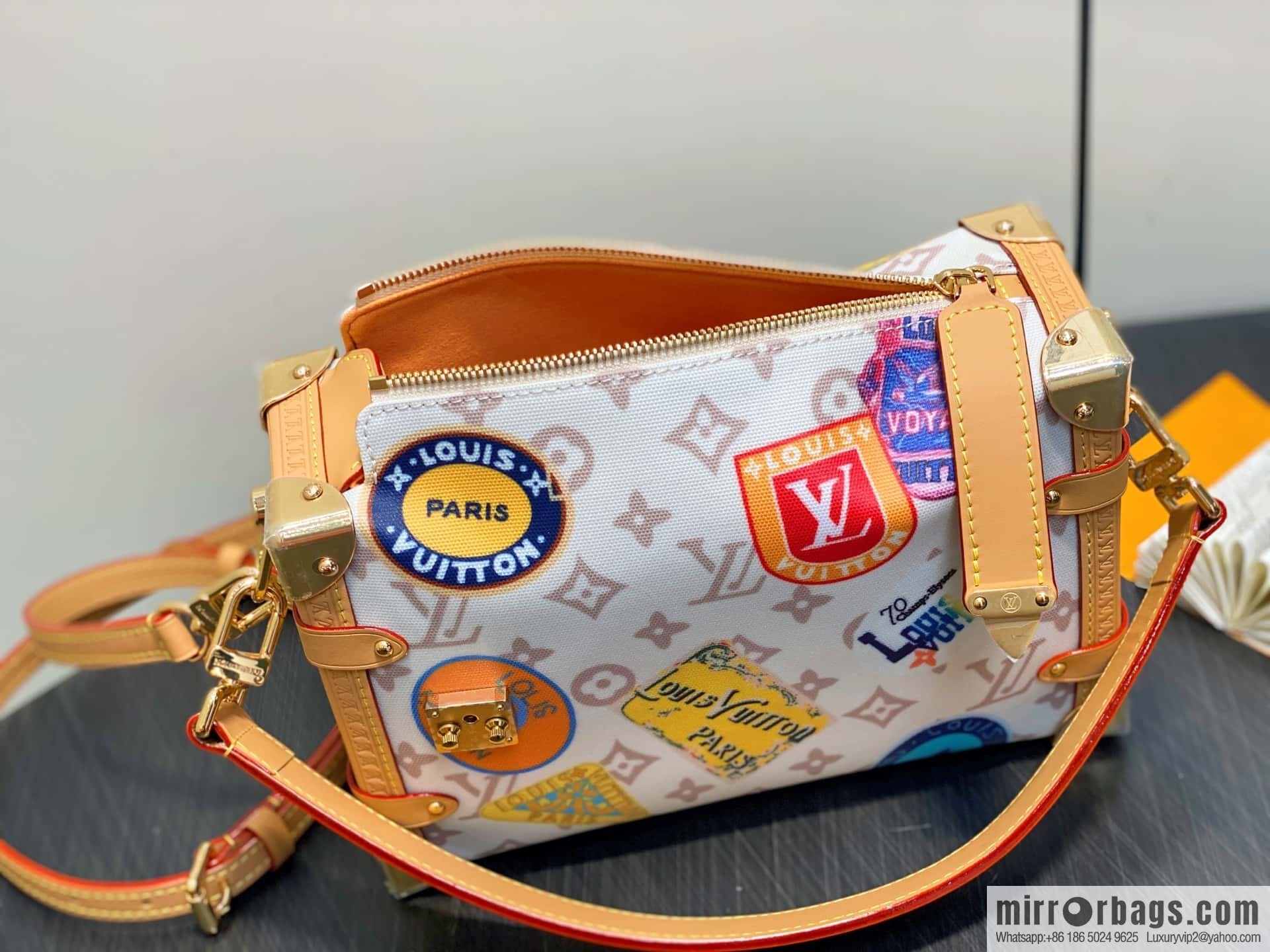 [Boutique‑grade] M14606 white flower, badge soft box, new SIDE TRUNK medium handbag of the season