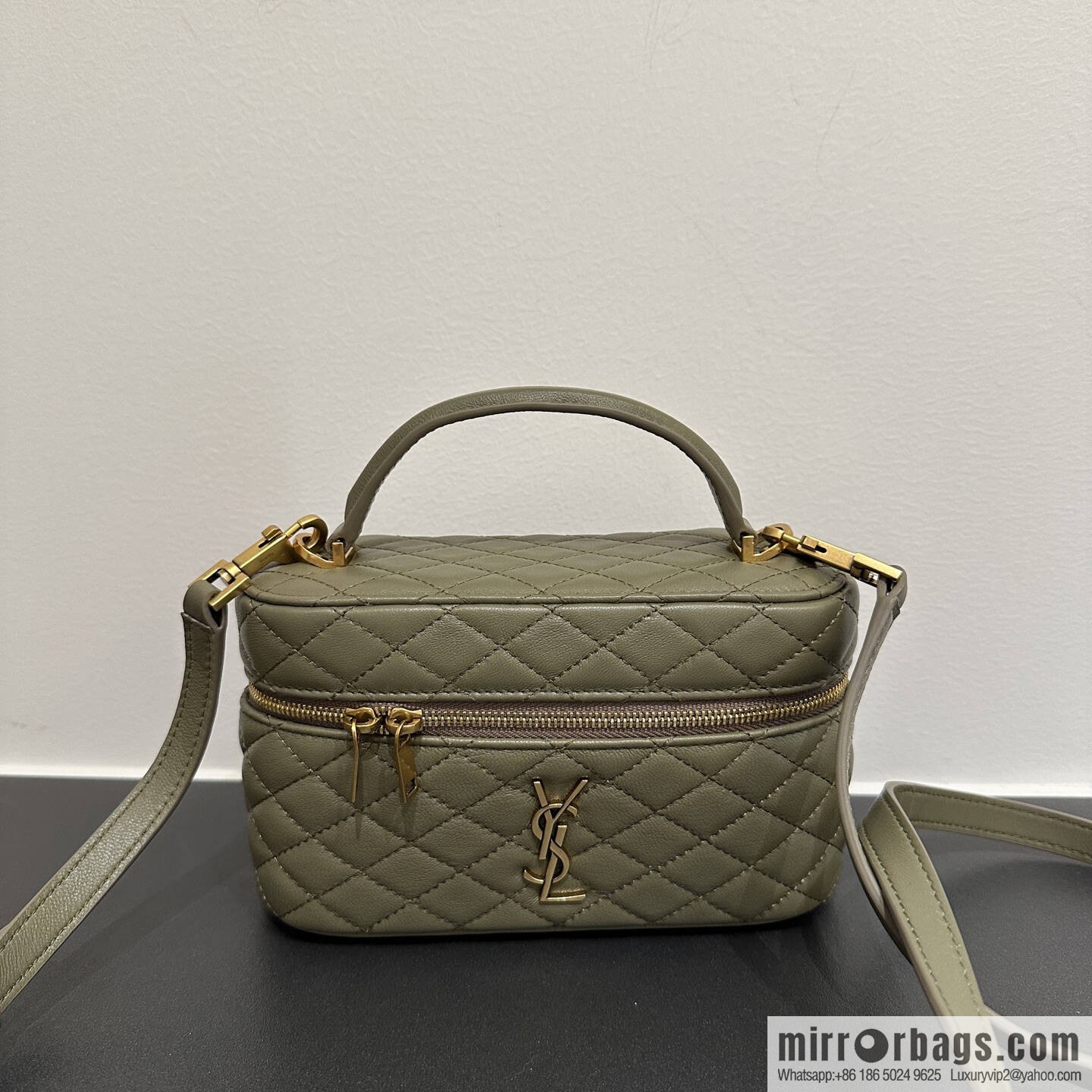 YSL 𝗚𝗔𝗕𝗬 𝗩𝗔𝗡𝗜𝗧𝗬 mini sheepskin clutch bag 766731 green