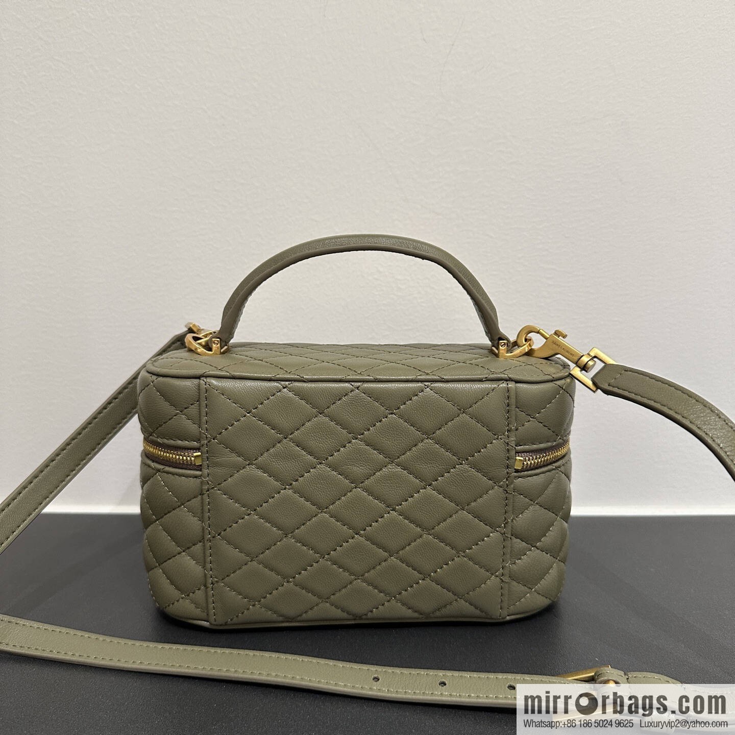 YSL 𝗚𝗔𝗕𝗬 𝗩𝗔𝗡𝗜𝗧𝗬 mini sheepskin clutch bag 766731 green