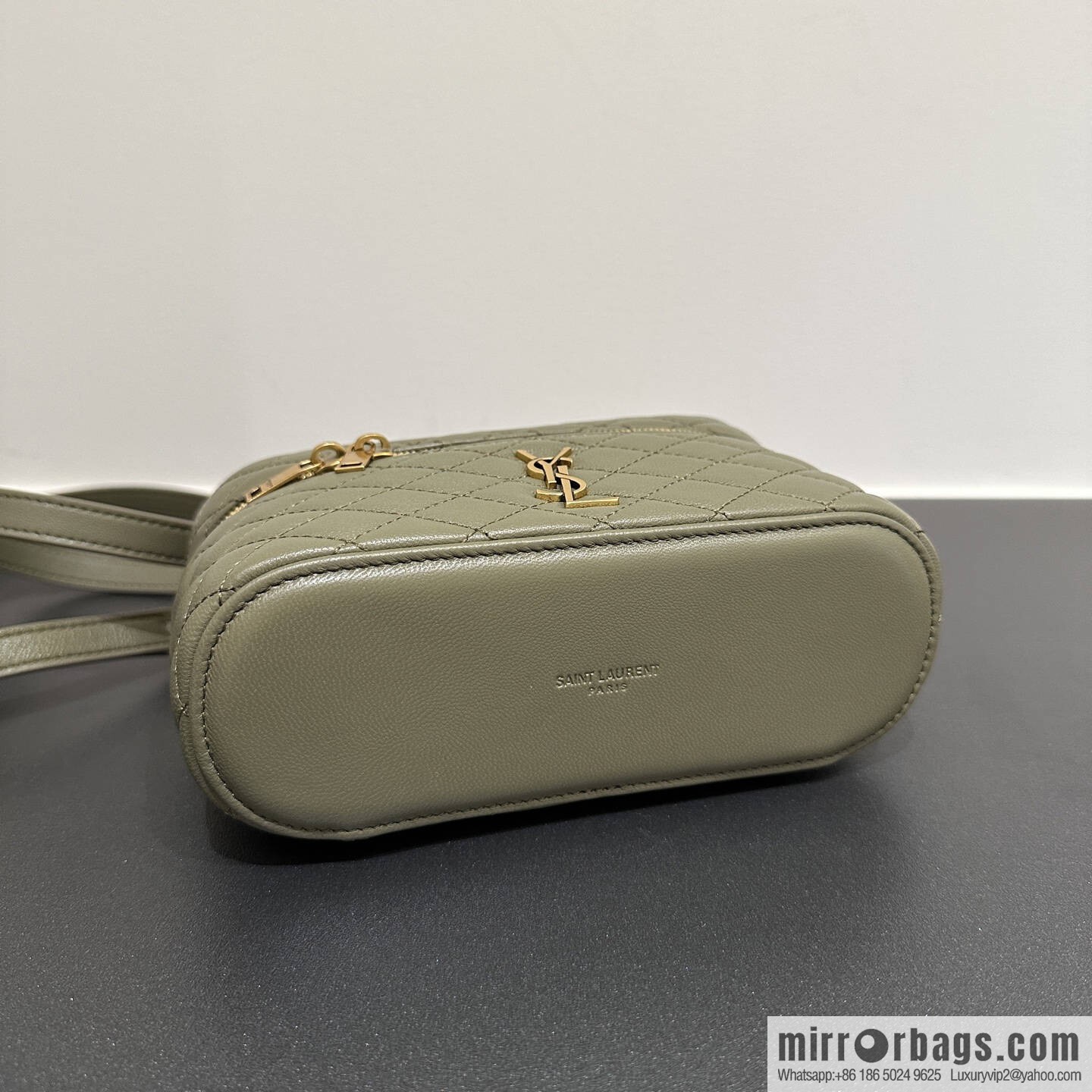 YSL 𝗚𝗔𝗕𝗬 𝗩𝗔𝗡𝗜𝗧𝗬 mini sheepskin clutch bag 766731 green
