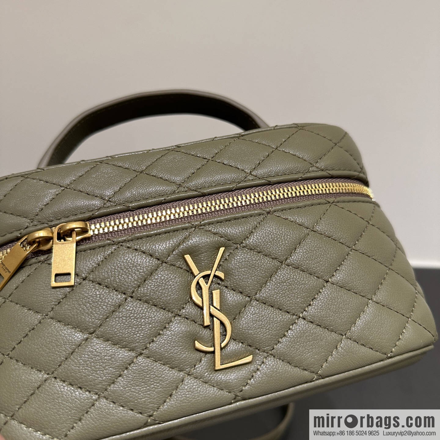 YSL 𝗚𝗔𝗕𝗬 𝗩𝗔𝗡𝗜𝗧𝗬 mini sheepskin clutch bag 766731 green
