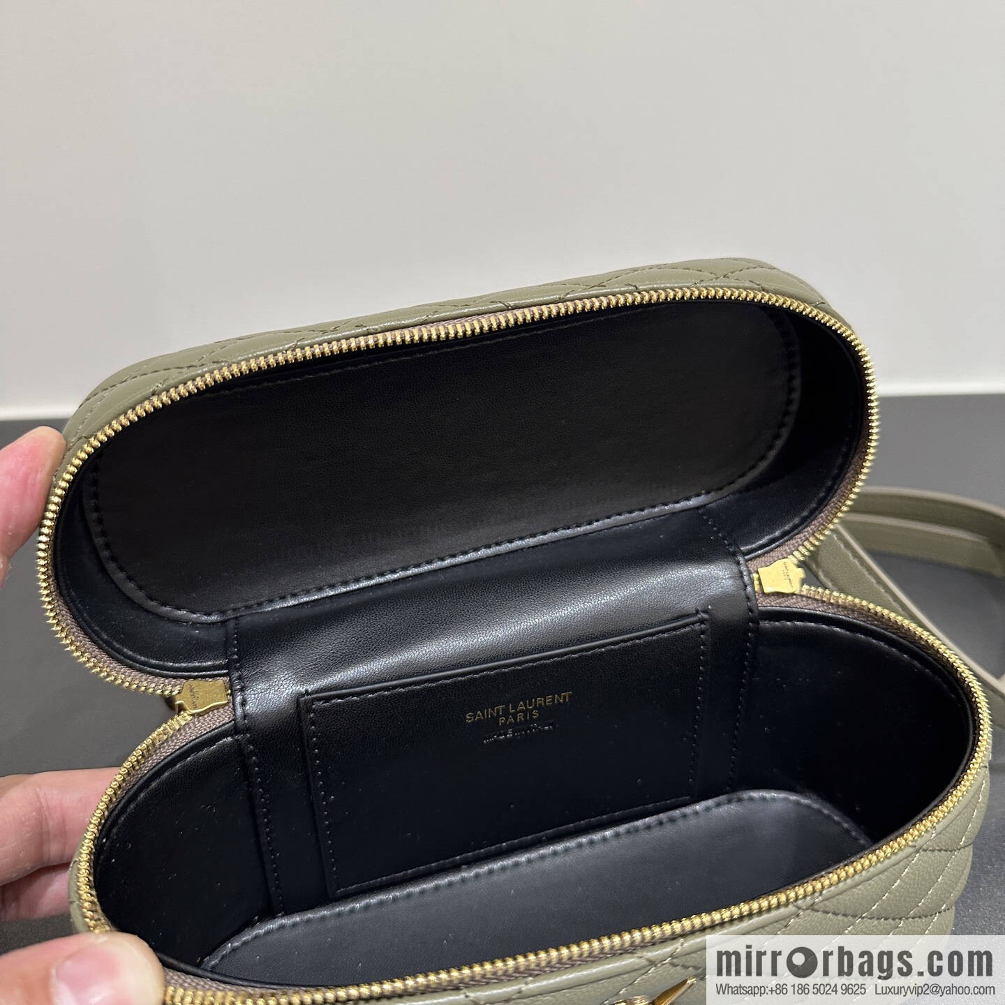 YSL 𝗚𝗔𝗕𝗬 𝗩𝗔𝗡𝗜𝗧𝗬 mini sheepskin clutch bag 766731 green