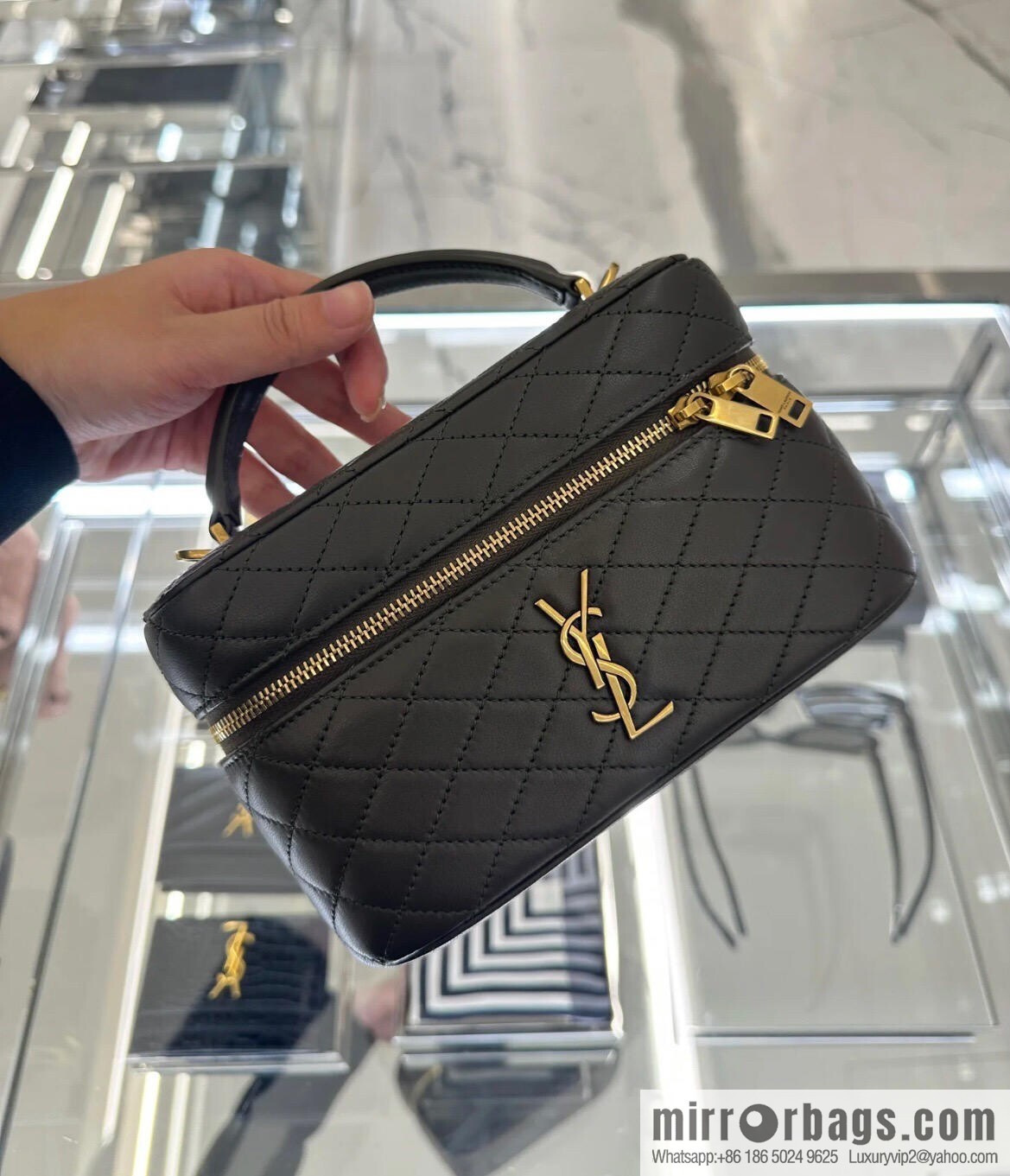 YSL 𝗚𝗔𝗕𝗬 𝗩𝗔𝗡𝗜𝗧𝗬 Mini Sheepskin Clutch Bag 766731 Musk Green