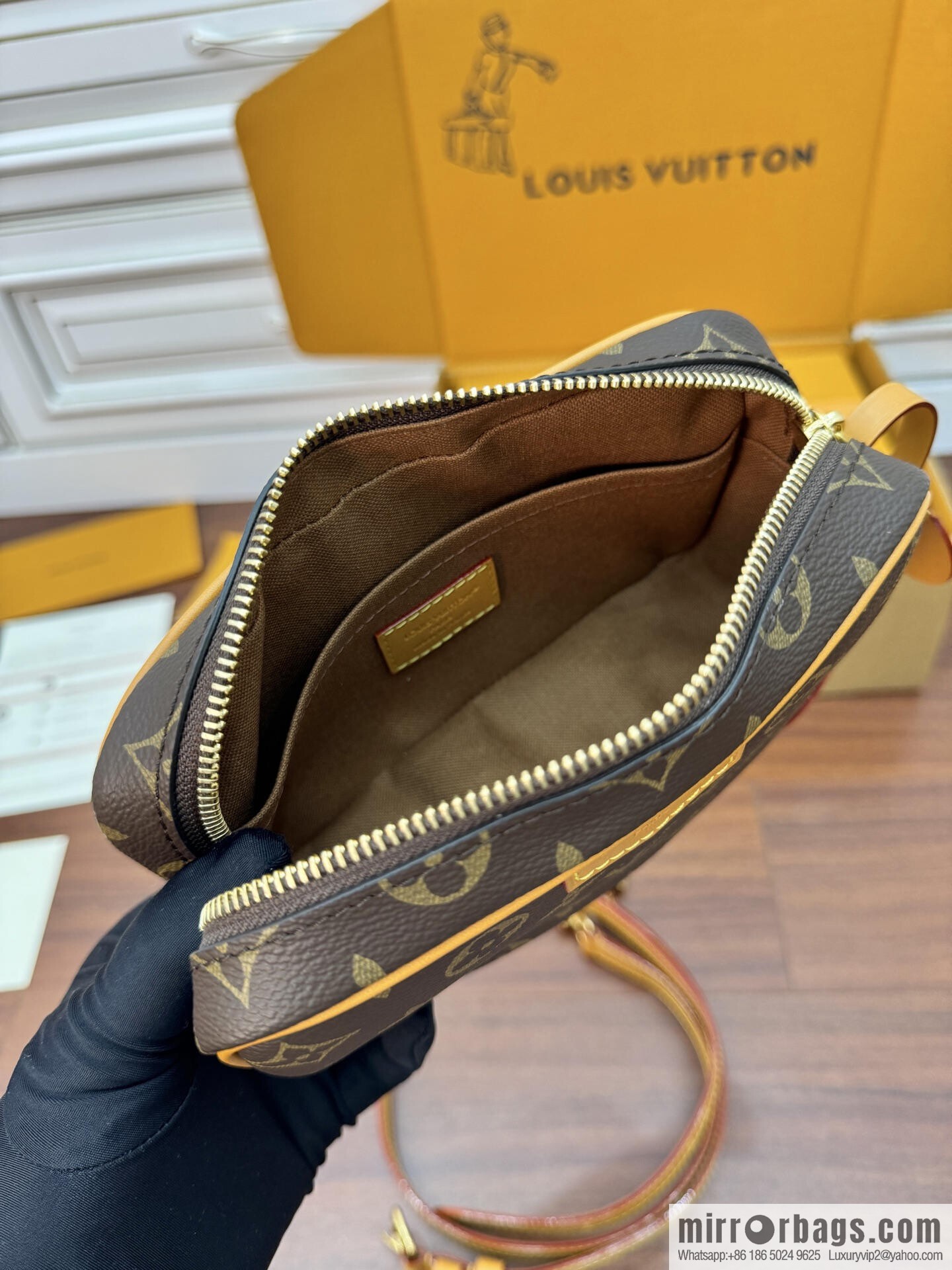 LV M14058 Trocadéro Wearable Wallet