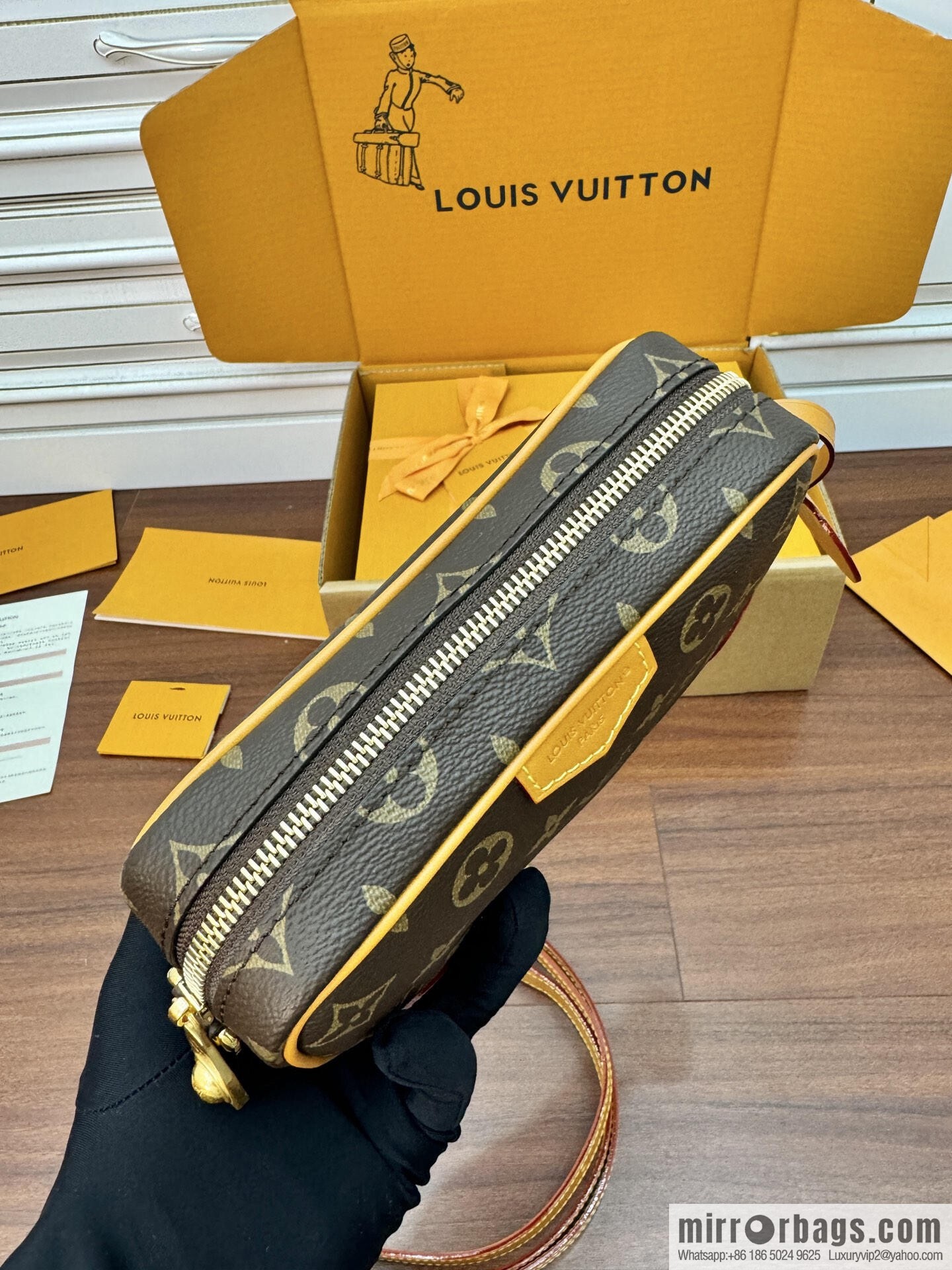 LV M14058 Trocadéro Wearable Wallet