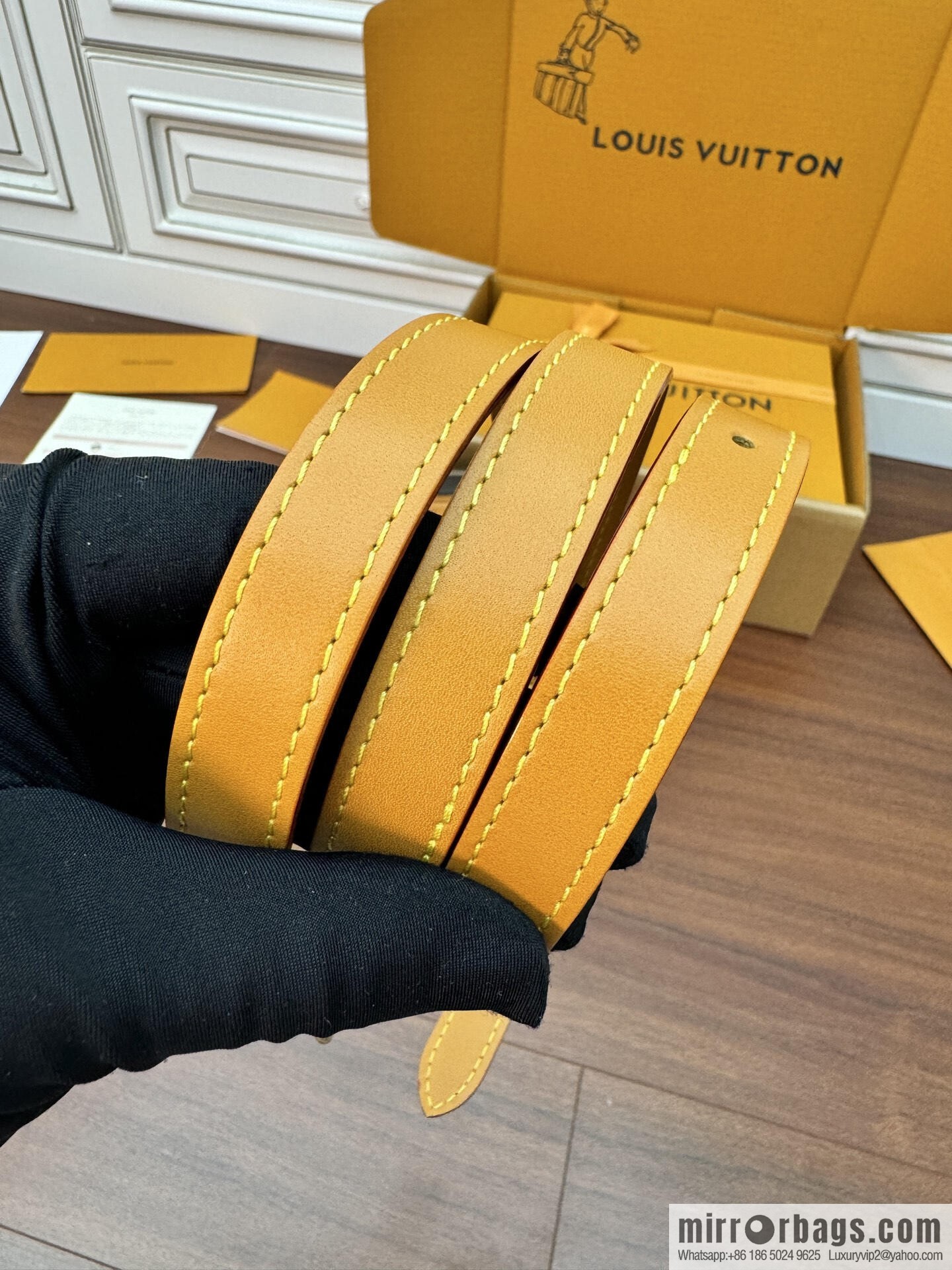 LV M14058 Trocadéro Wearable Wallet