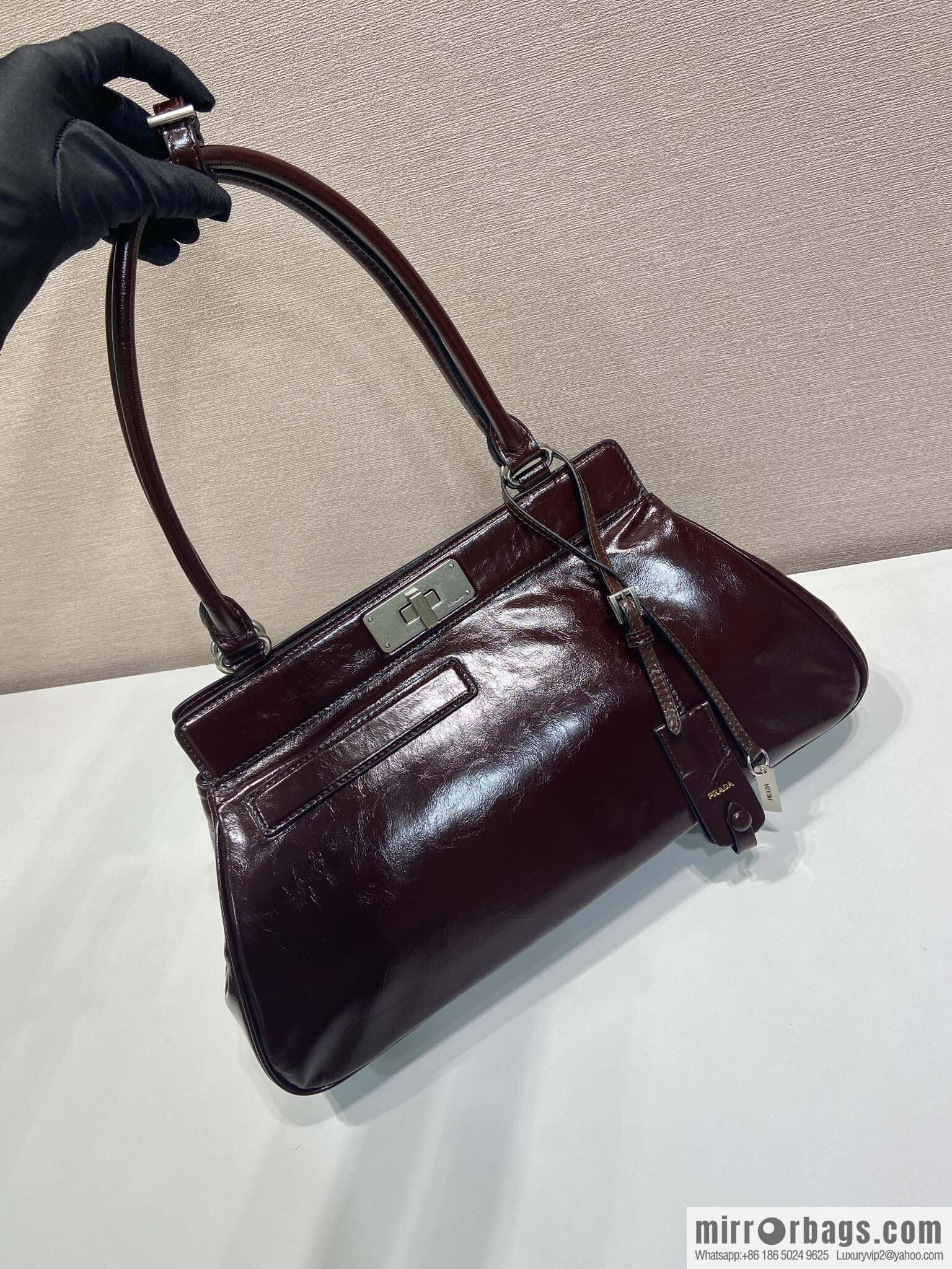 PRADA's new product 1BG569 oil wax leather, burgundy