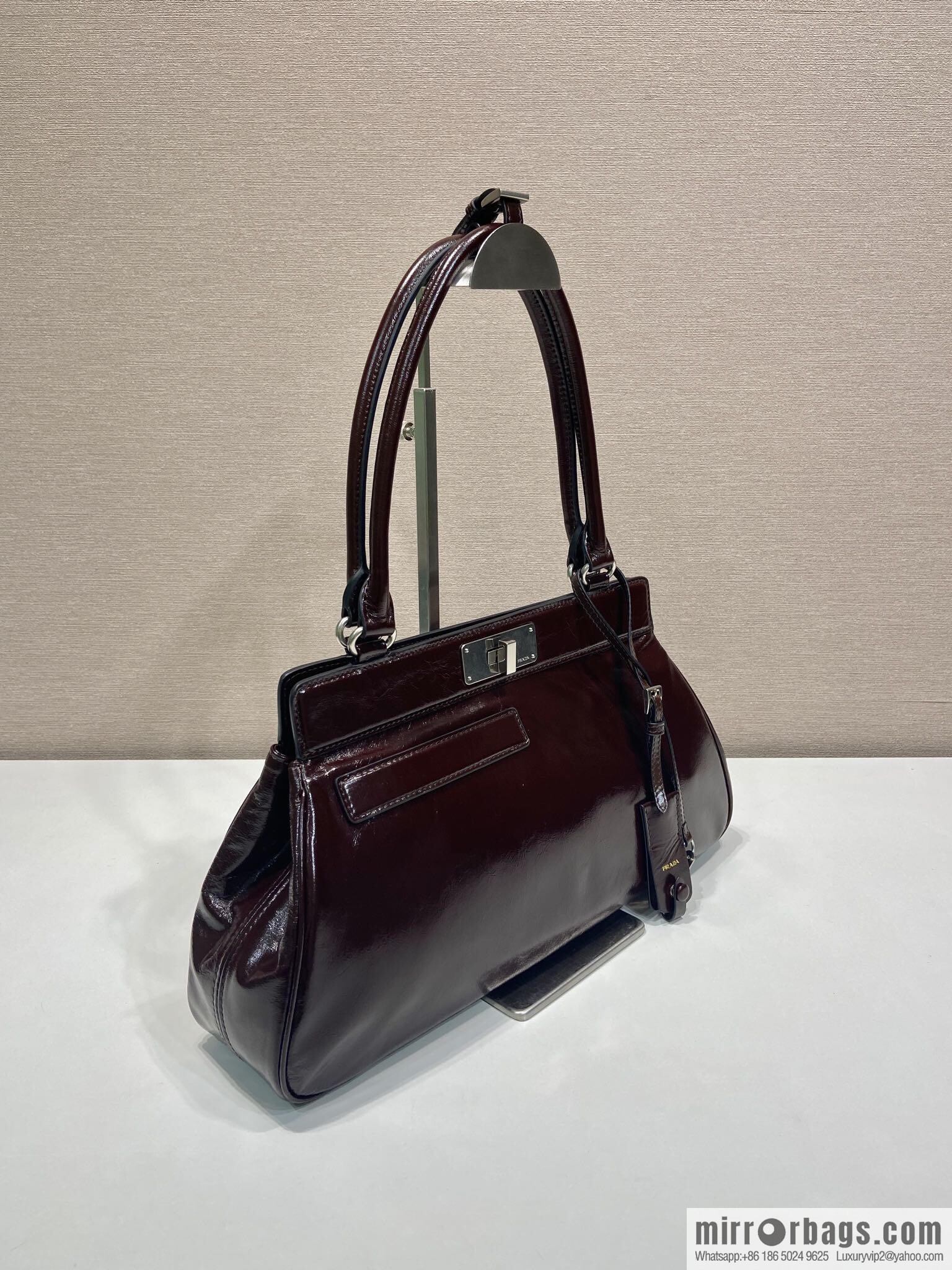 PRADA's new product 1BG569 oil wax leather, burgundy