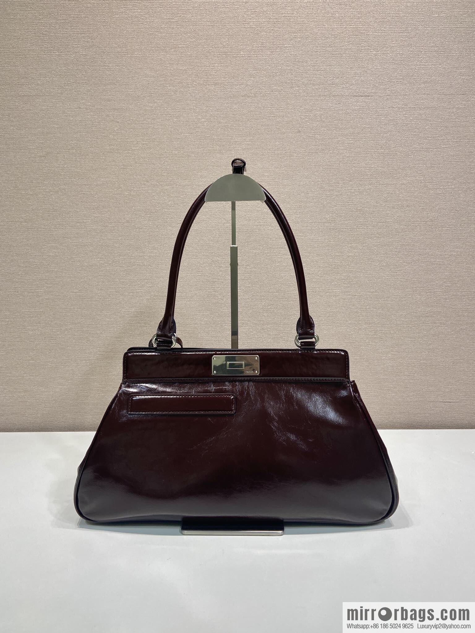 PRADA's new product 1BG569 oil wax leather, burgundy