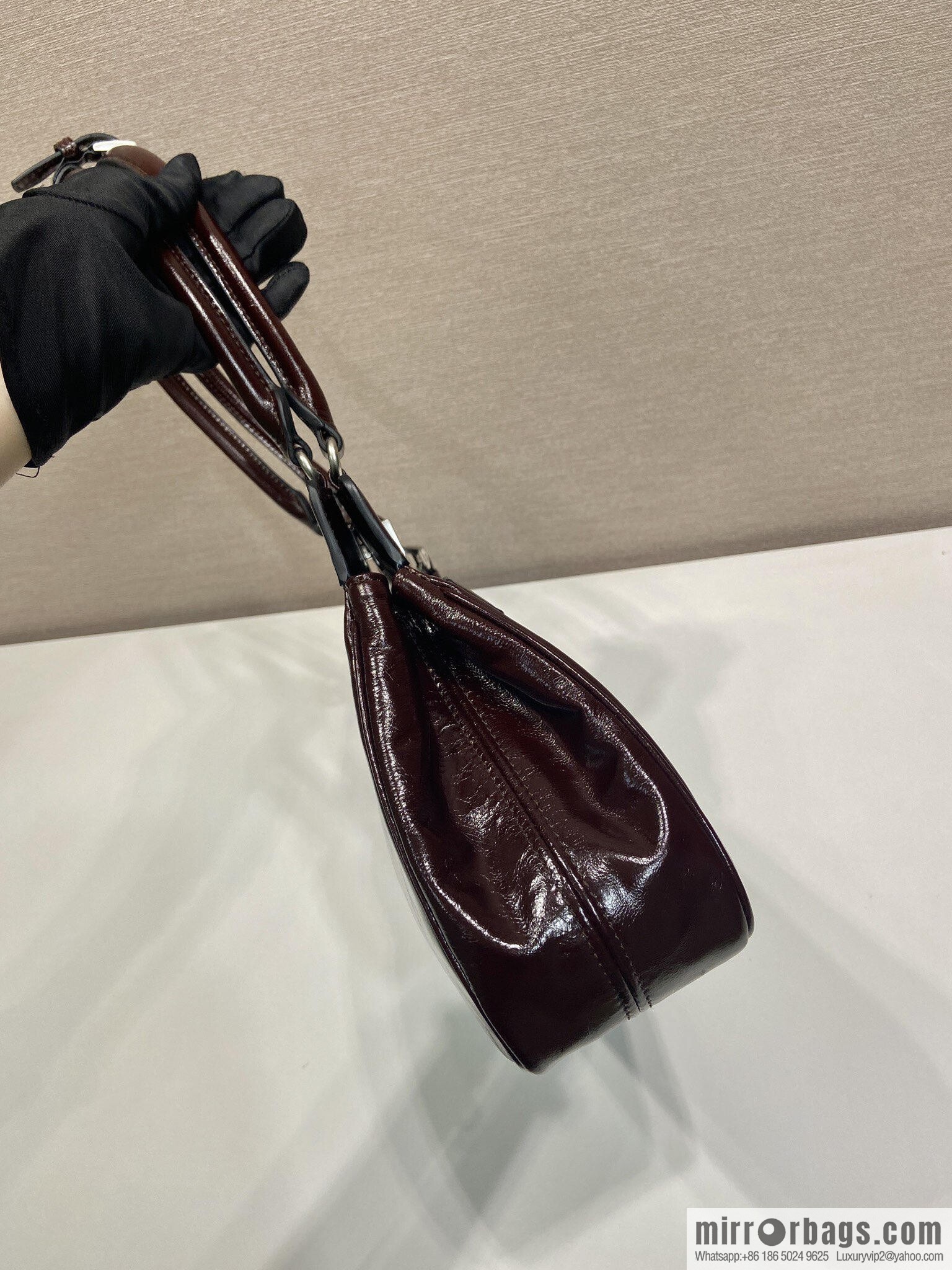 PRADA's new product 1BG569 oil wax leather, burgundy
