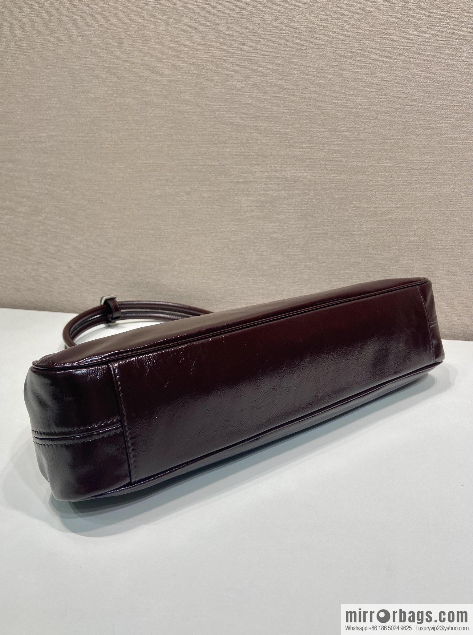 PRADA's new product 1BG569 oil wax leather, burgundy