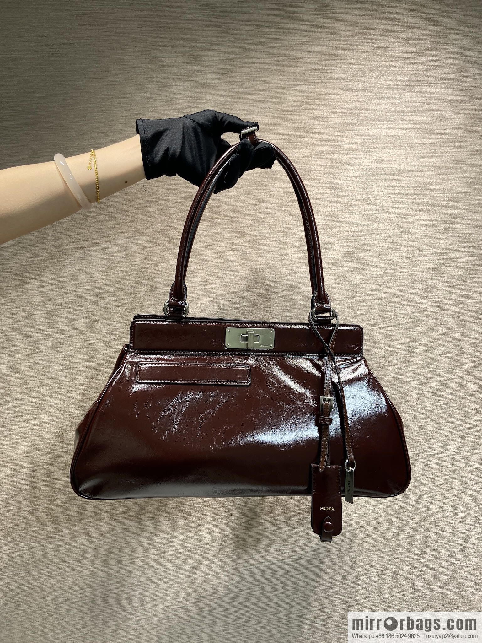 PRADA's new product 1BG569 oil wax leather, burgundy