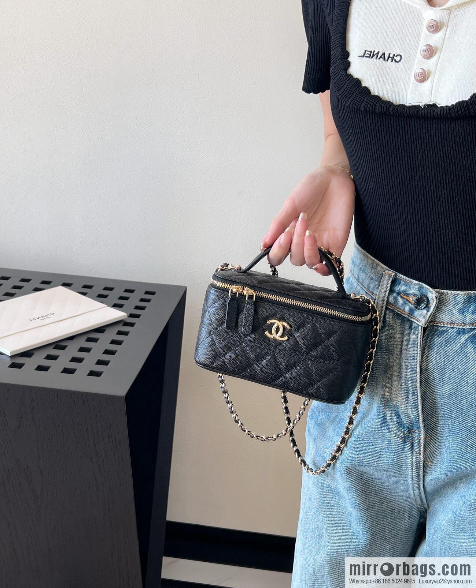 CHANEL 25C Small Ball Portable Long Box, Black ♥ AP4404