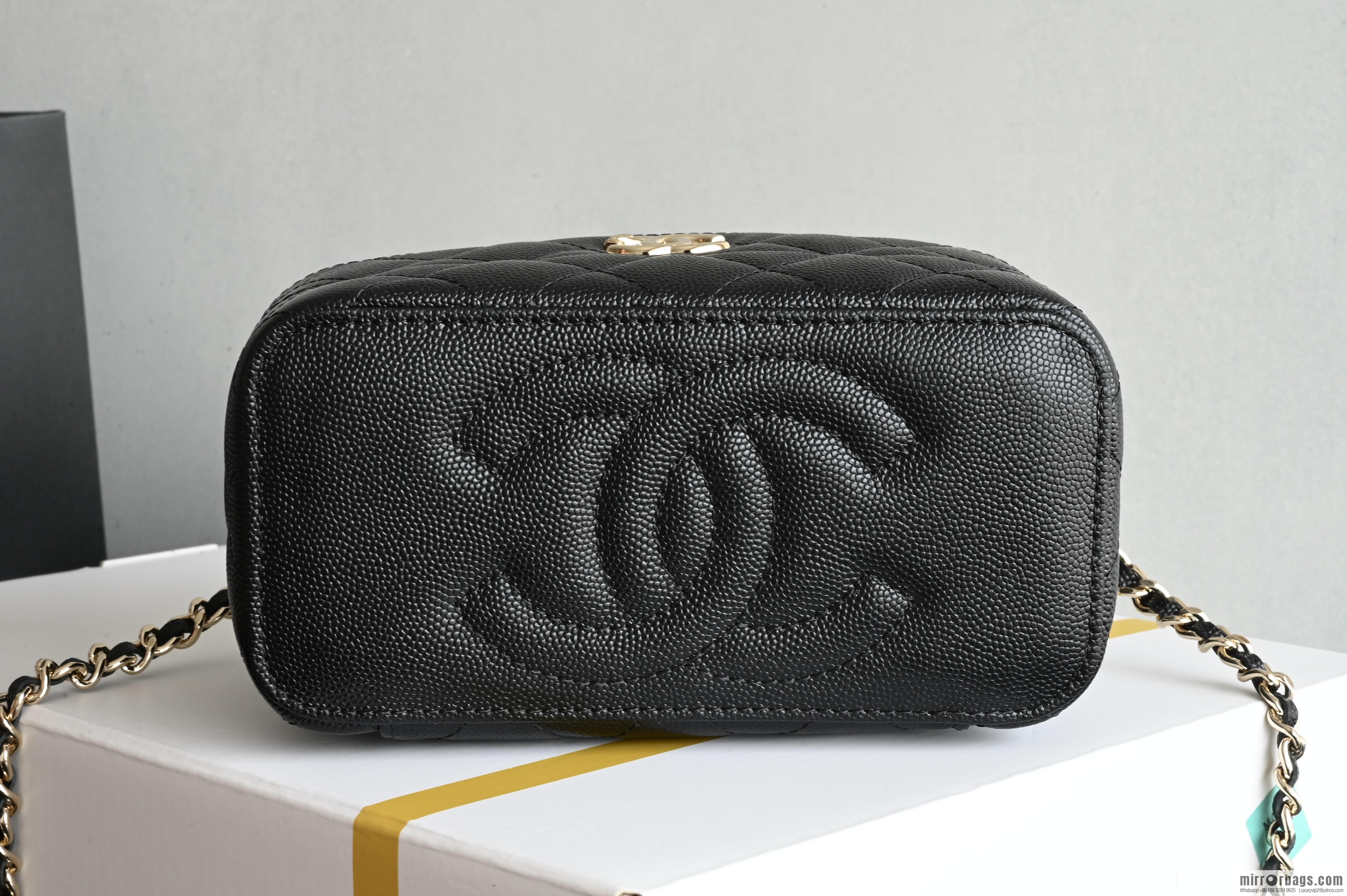 CHANEL 25C Small Ball Portable Long Box, Black ♥ AP4404