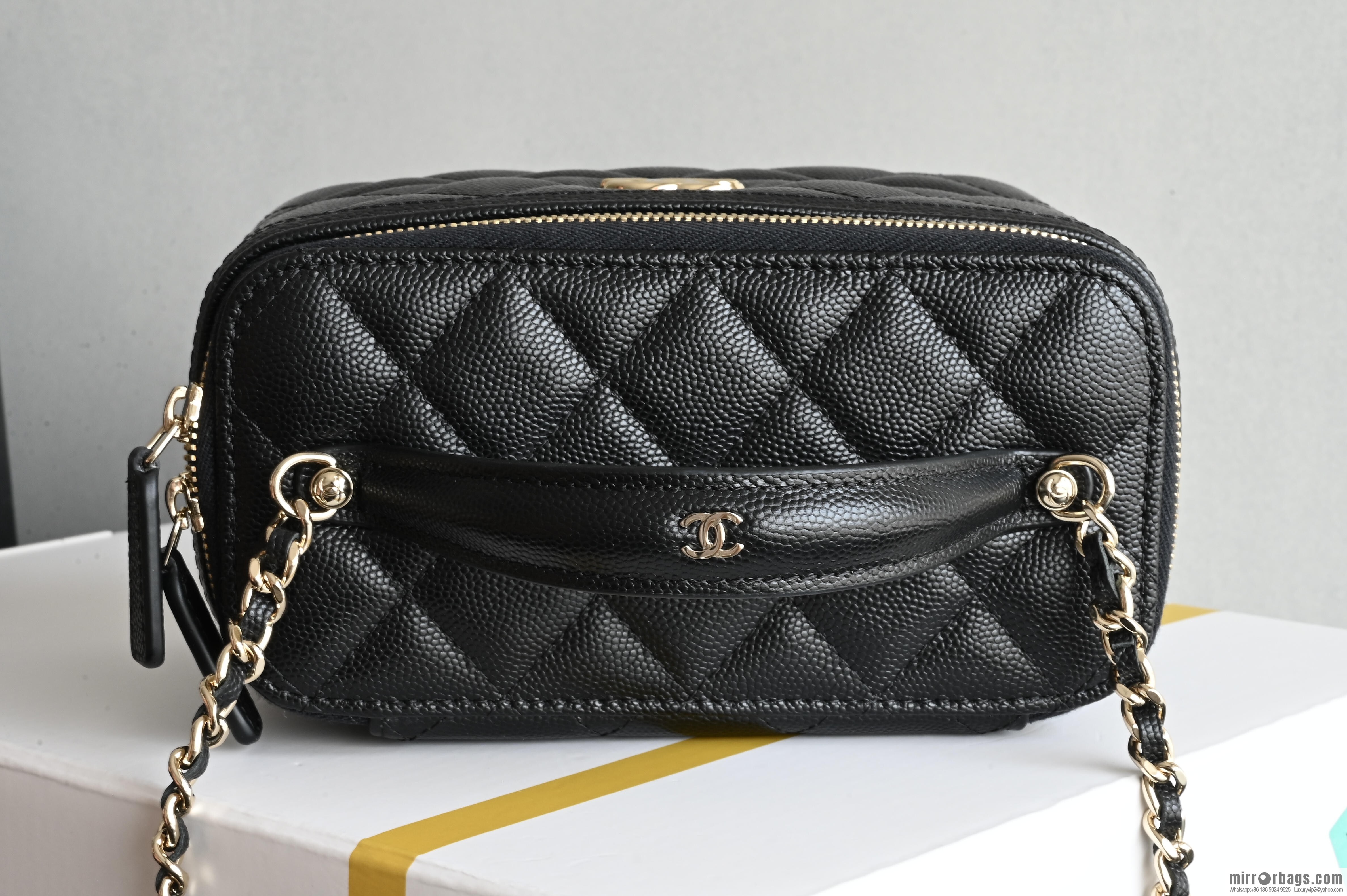 CHANEL 25C Small Ball Portable Long Box, Black ♥ AP4404