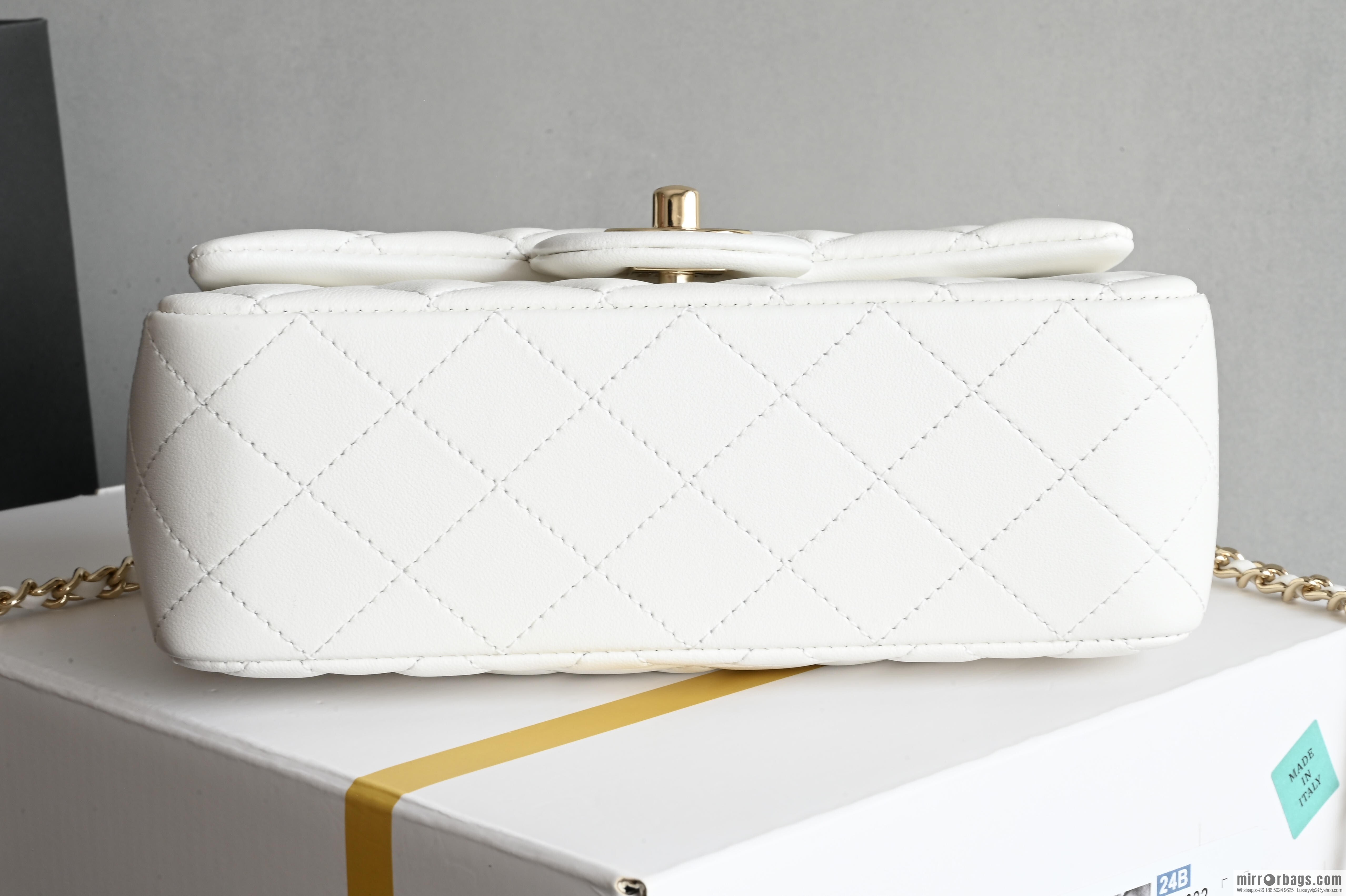 CHANEL 25P Mouth Cover Bag Hand Wrist AS2431 White
