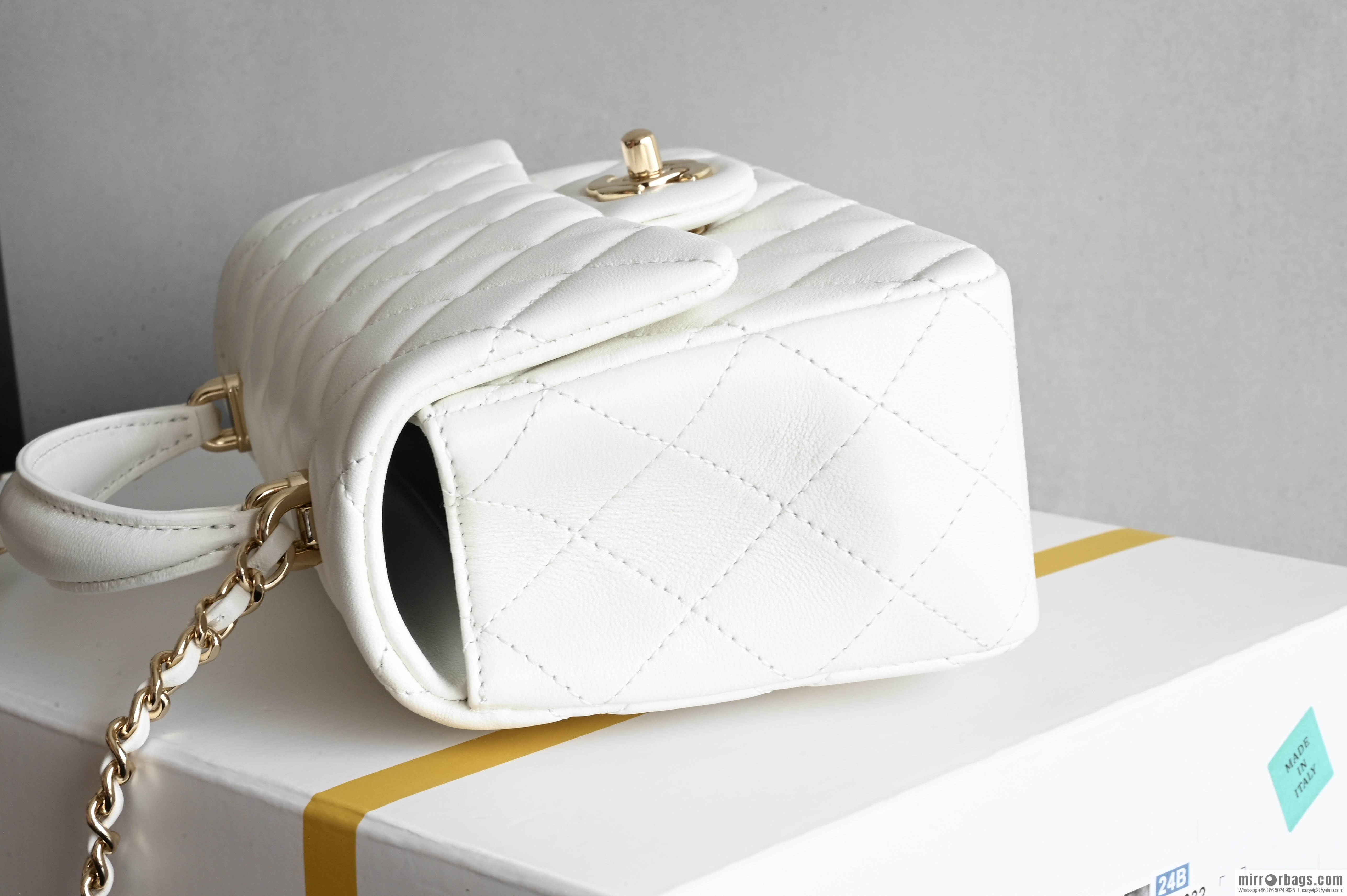 CHANEL 25P Mouth Cover Bag Hand Wrist AS2431 White