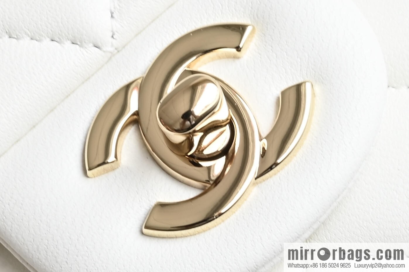 CHANEL 25P Mouth Cover Bag Hand Wrist AS2431 White