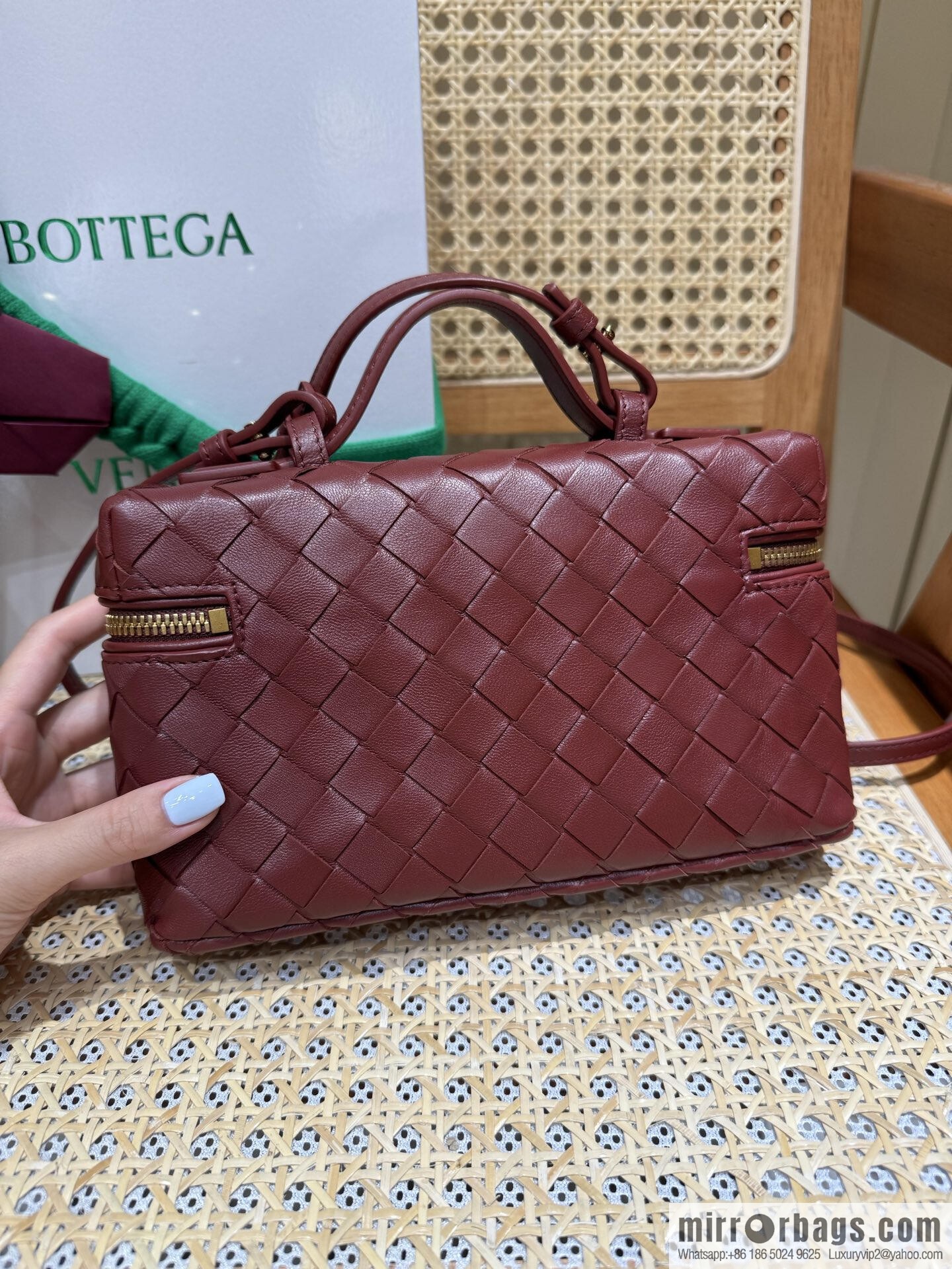 BV Bang Bang Vanity 789109 Shabilee Red