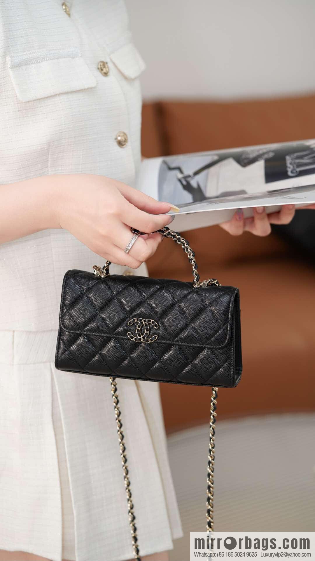 CHANEL 25s Cross Handle Black Gold 🐂 Horizontal AP3238