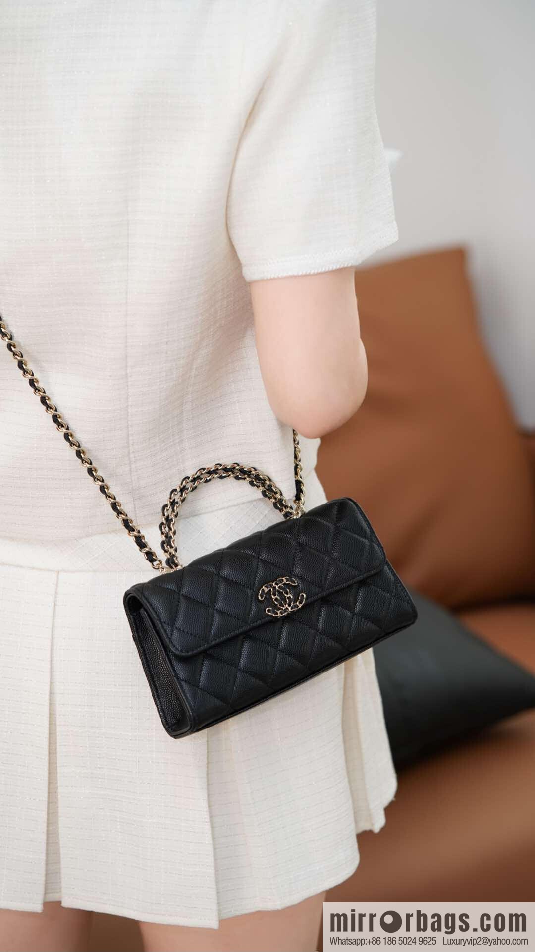 CHANEL 25s Cross Handle Black Gold 🐂 Horizontal AP3238