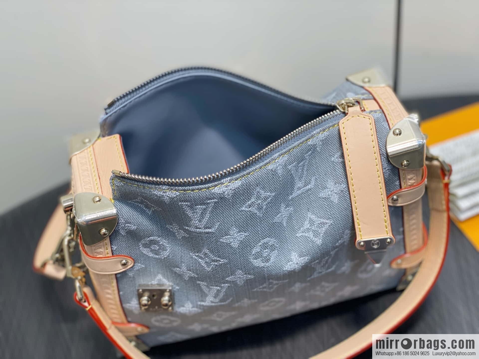 [Boutique‑grade] M13285 new gray, denim soft box Side Trunk medium handbag