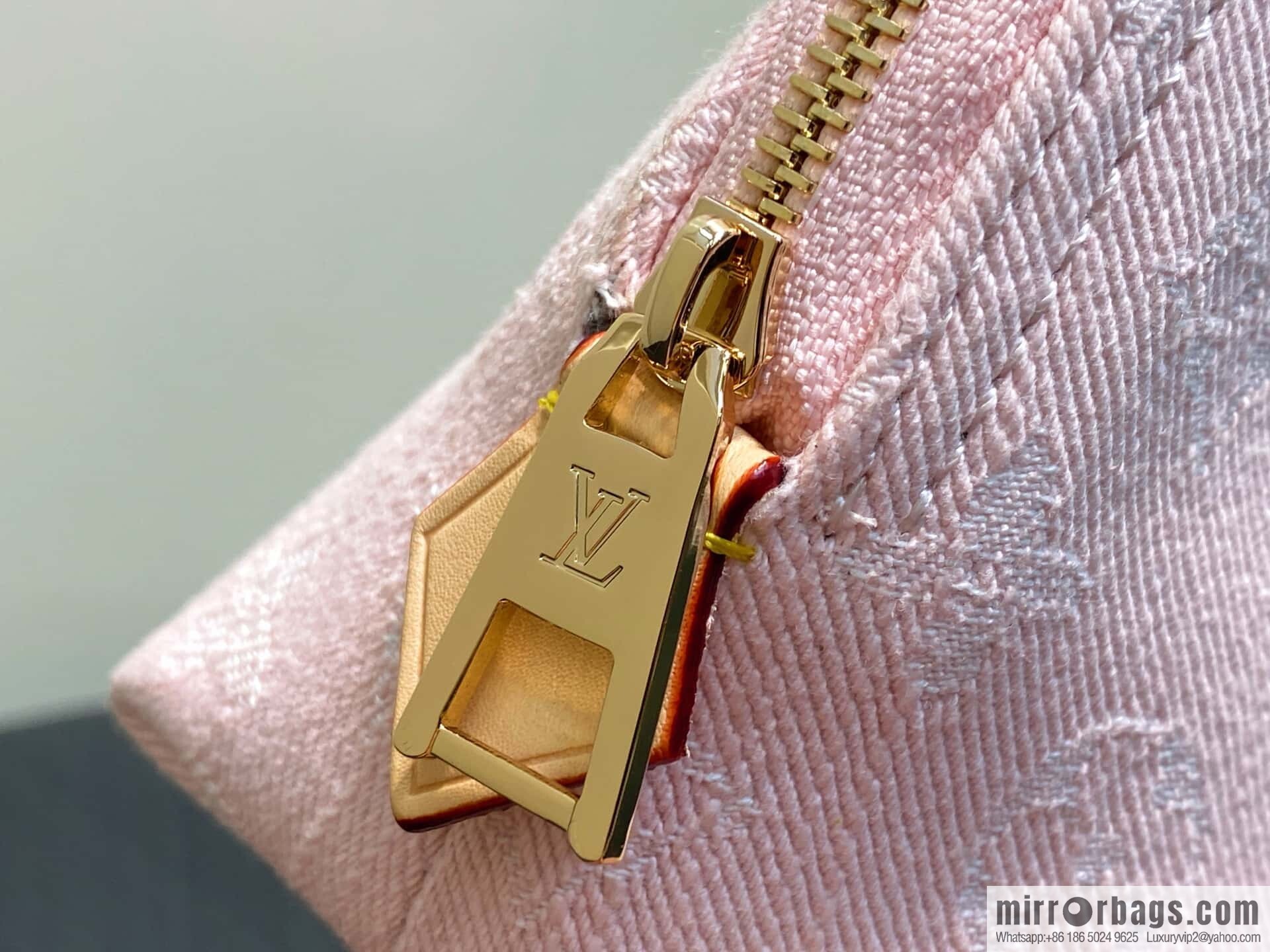 [Boutique‑grade] M13751 pink denim denim, variable code chip version cosmetic bag POCHETTE COSMÉTIQUE cosmetic bag