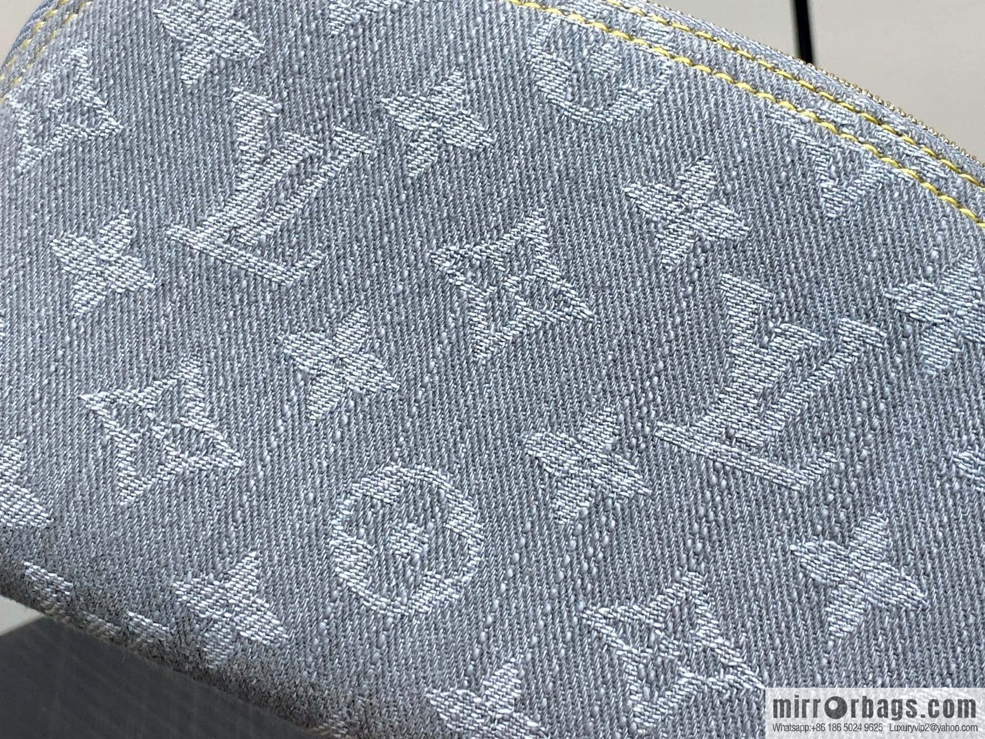 [Boutique‑grade] M13751 gray denim denim, variable code chip version cosmetic bag POCHETTE COSMÉTIQUE cosmetic bag