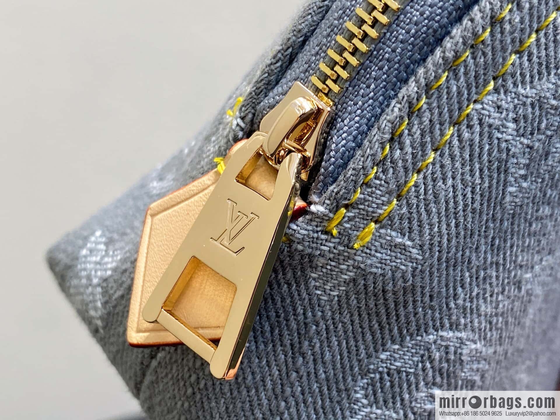 [Boutique‑grade] M13751 gray denim denim, variable code chip version cosmetic bag POCHETTE COSMÉTIQUE cosmetic bag