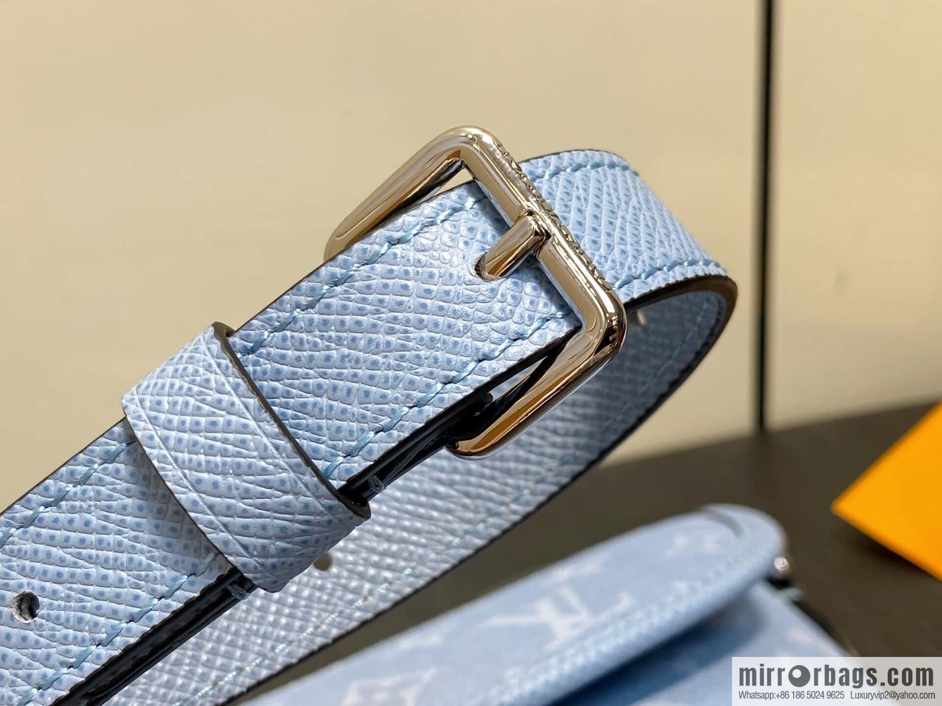 [Boutique‑grade] M14116 light blue, men's bag messenger bag Pulse mini handbag