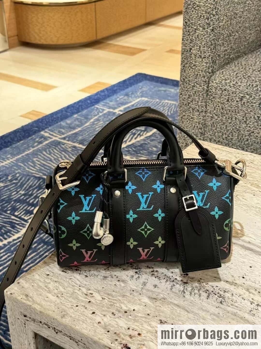 [Boutique‑grade] M13935 black gradual change men's bag pillow bag Keepall 25 handbag