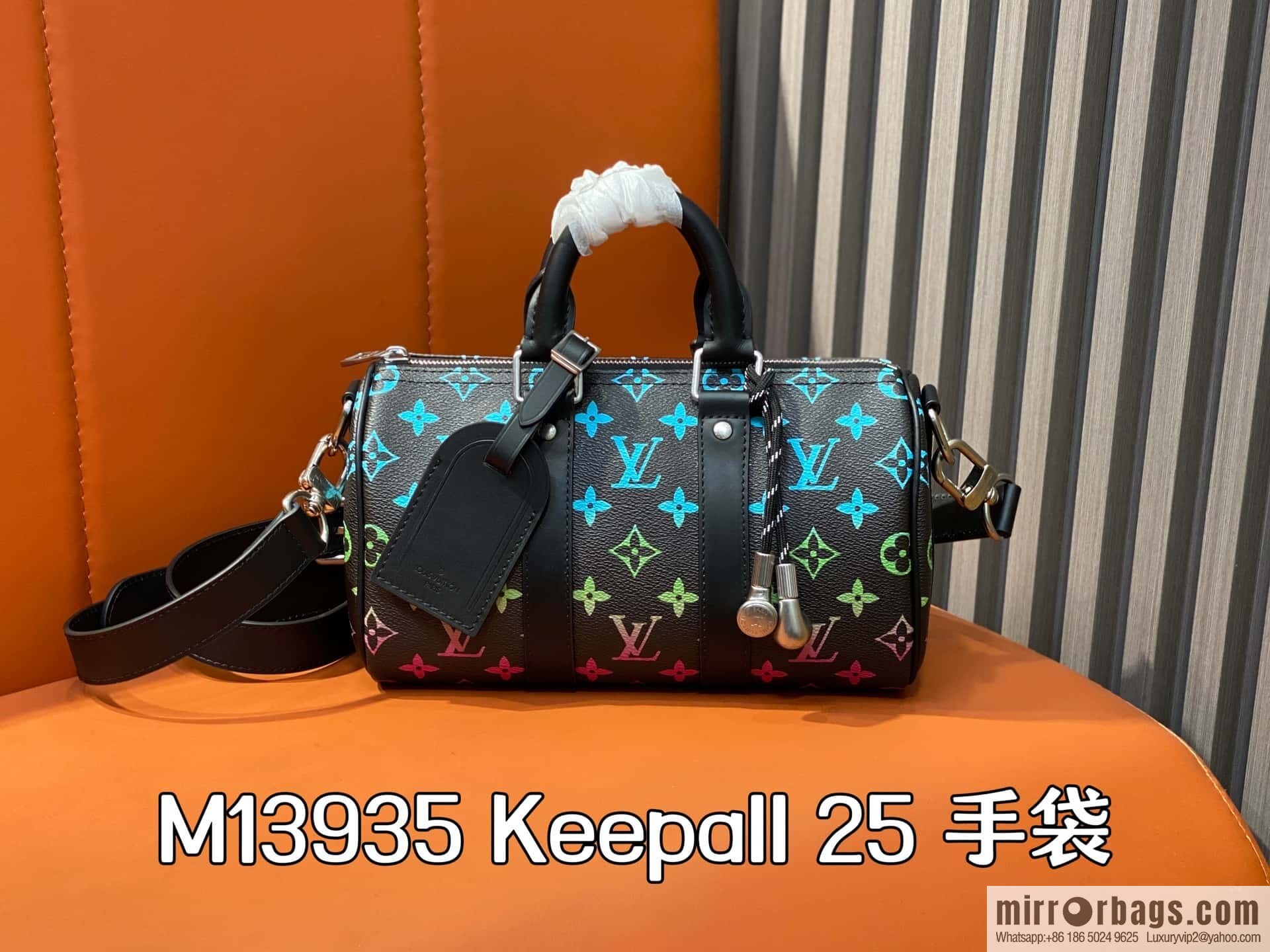 [Boutique‑grade] M13935 black gradual change men's bag pillow bag Keepall 25 handbag