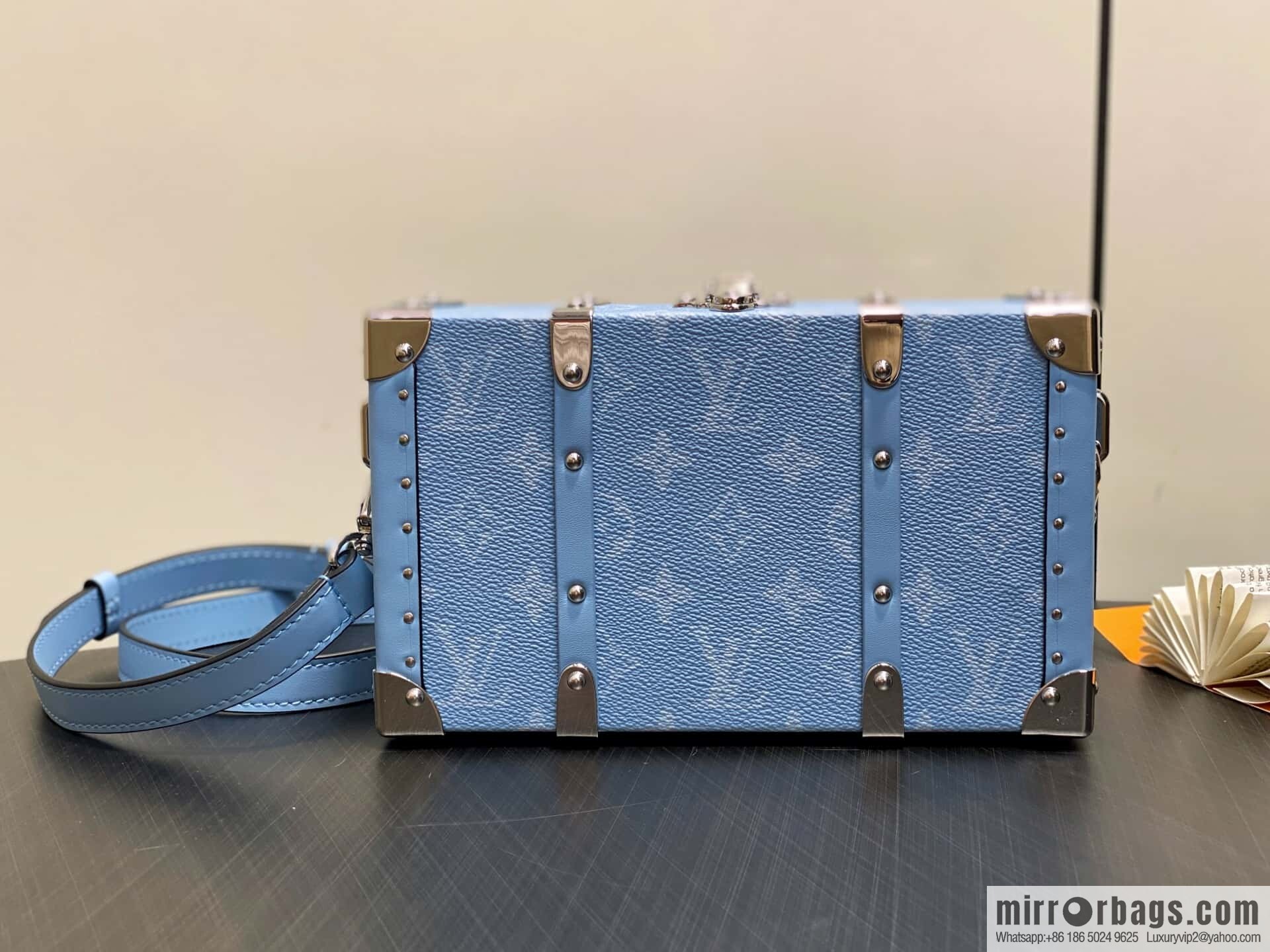 [Boutique‑grade] M13562 light blue flower, box bag, box WALLET TRUNK TAIGARAMA handbag