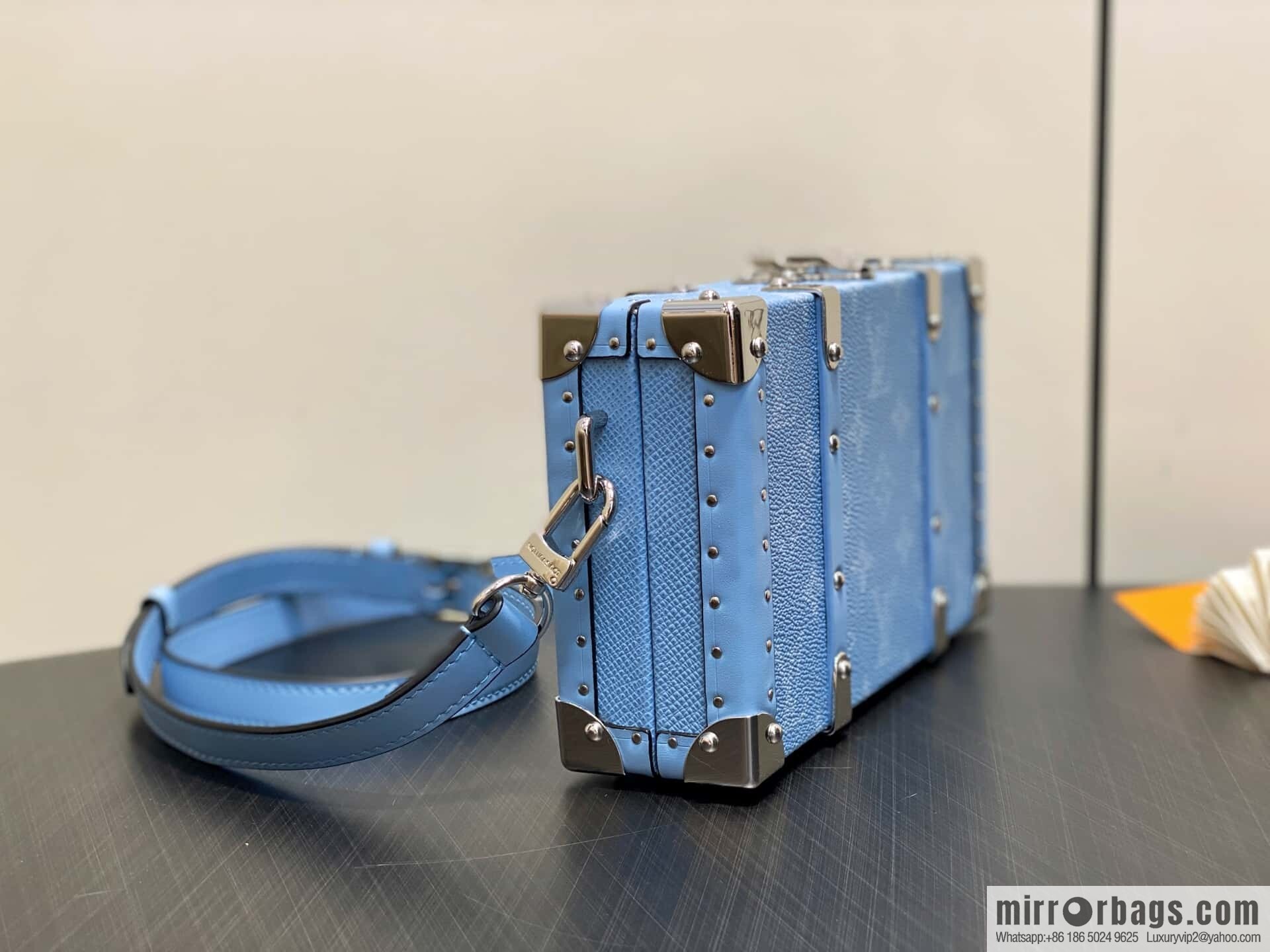 [Boutique‑grade] M13562 light blue flower, box bag, box WALLET TRUNK TAIGARAMA handbag