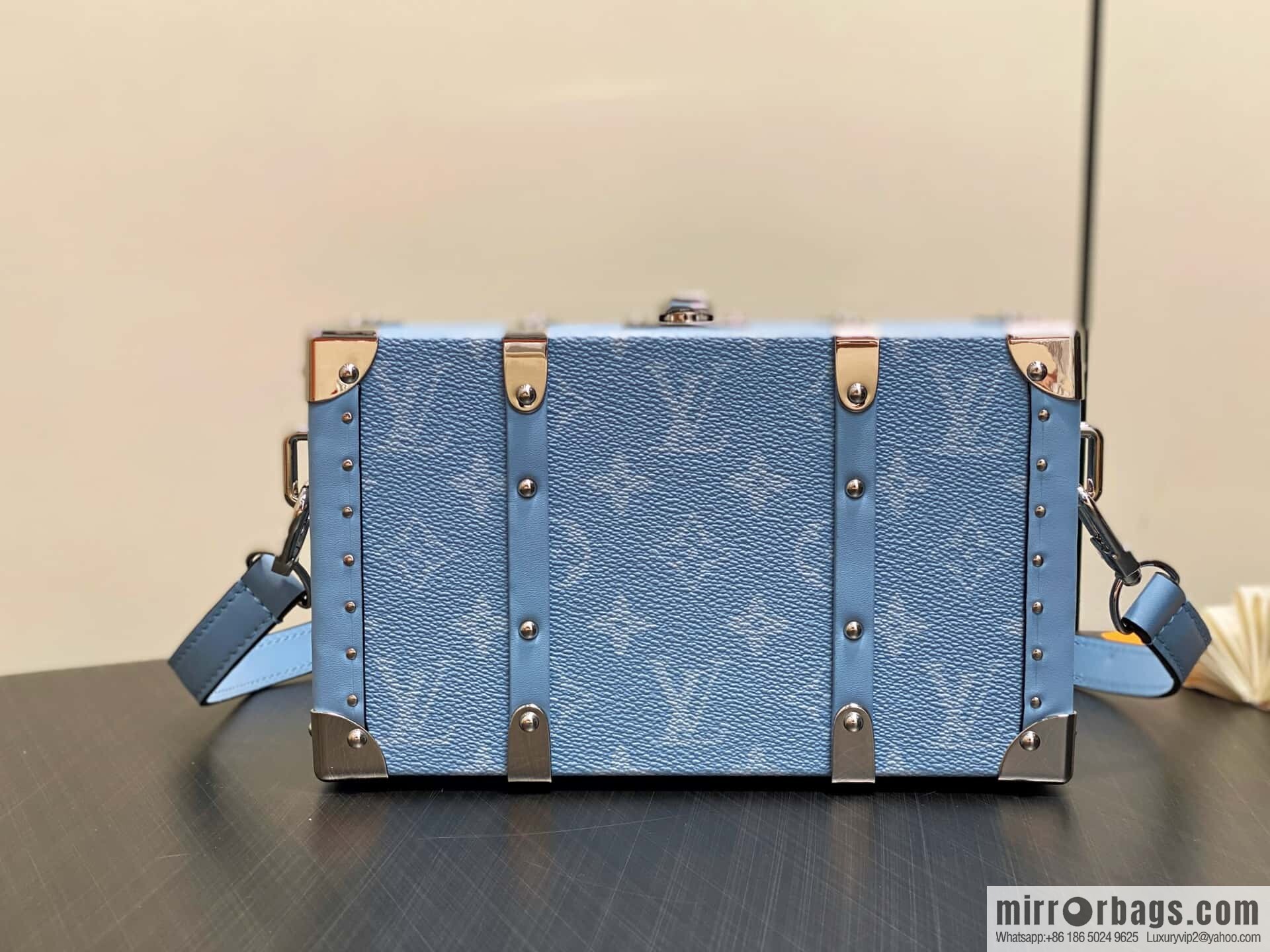 [Boutique‑grade] M13562 light blue flower, box bag, box WALLET TRUNK TAIGARAMA handbag