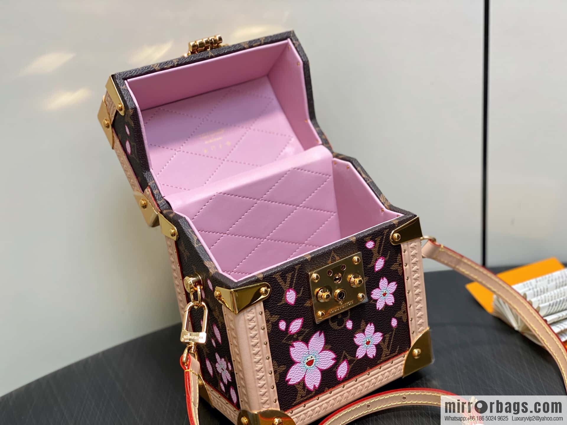 [Boutique‑grade] M13562 light blue flower, box bag, box WALLET TRUNK TAIGARAMA handbag