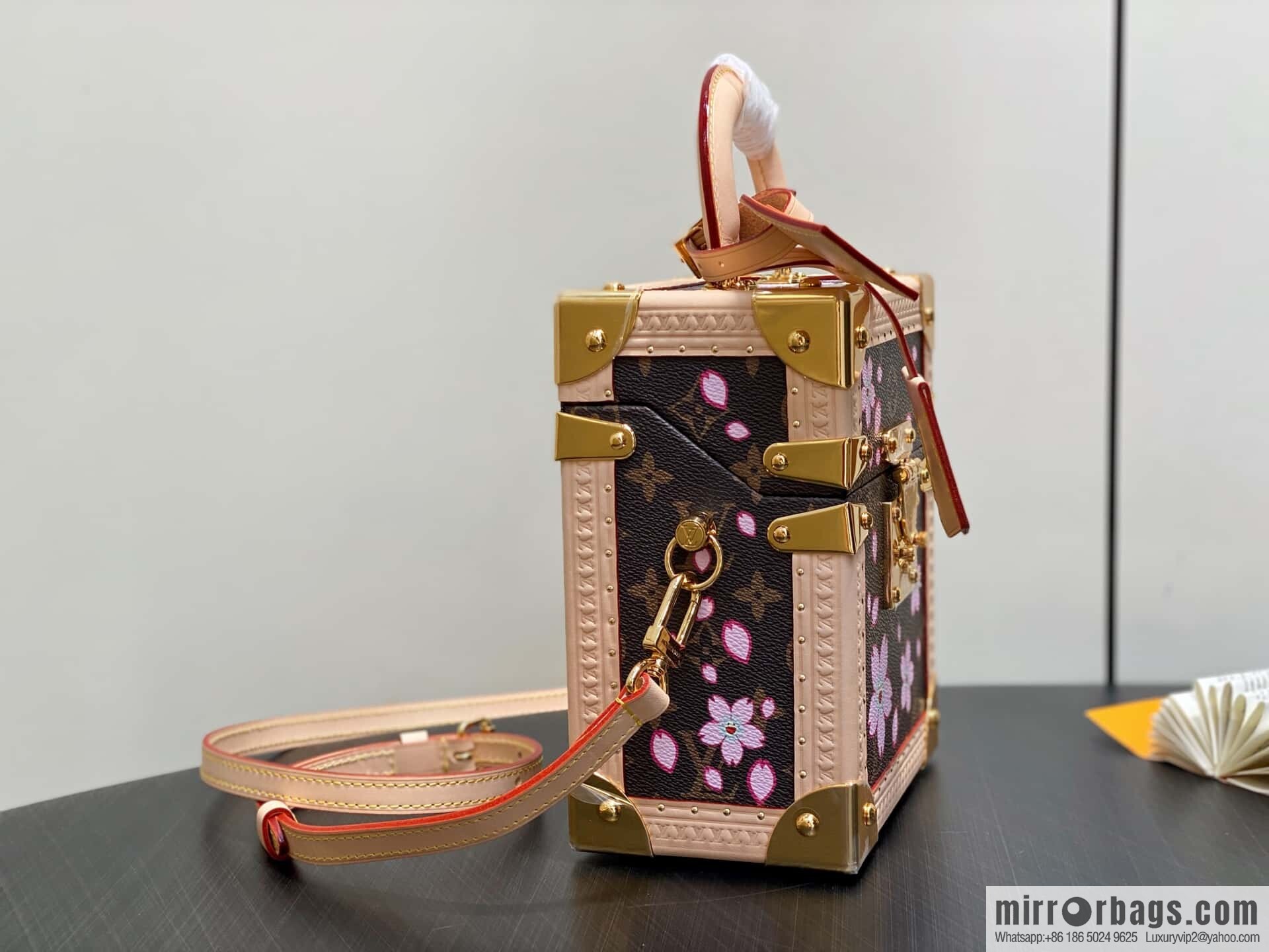 [Boutique‑grade] M13562 light blue flower, box bag, box WALLET TRUNK TAIGARAMA handbag