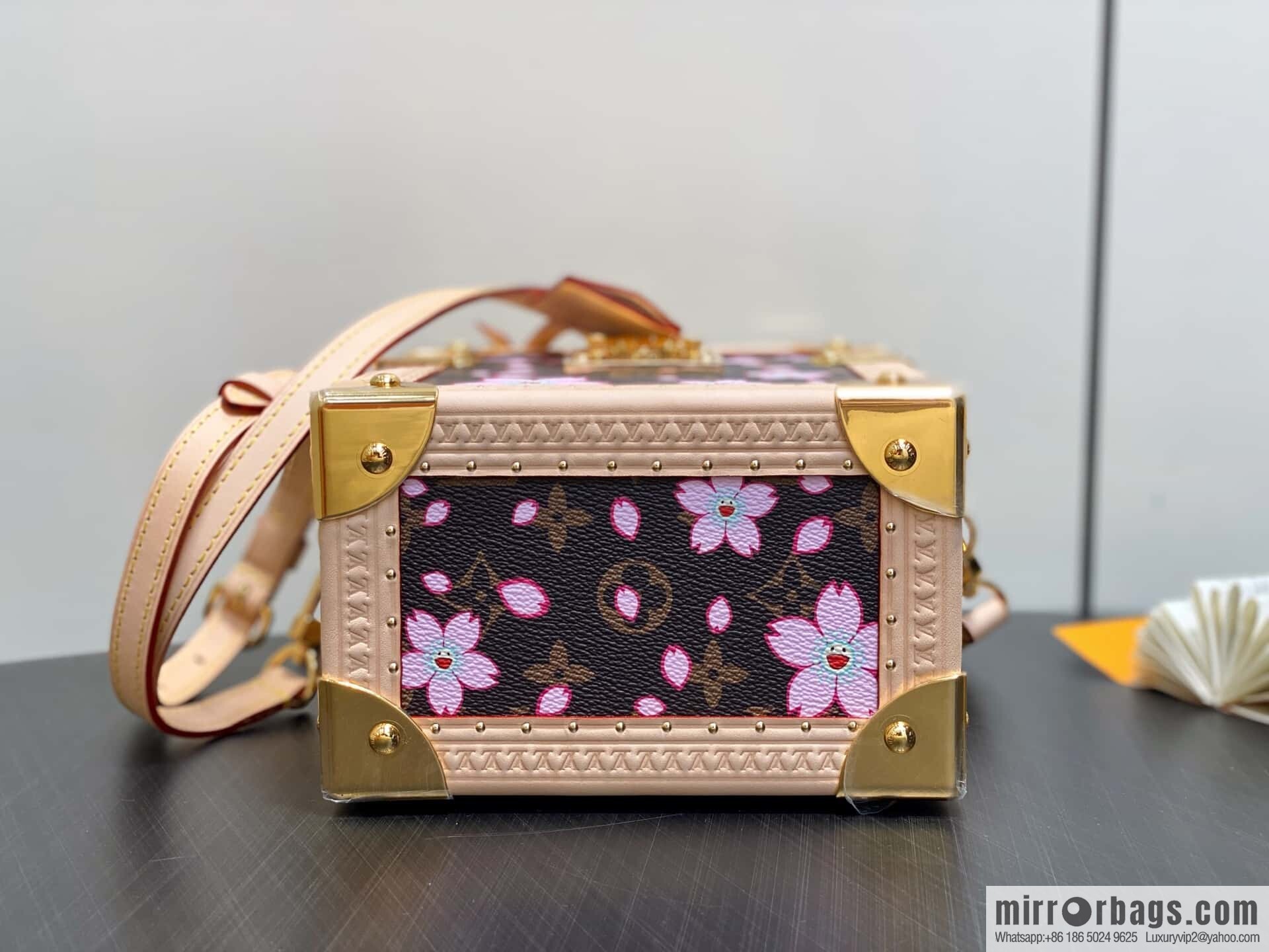 [Boutique‑grade] M13562 light blue flower, box bag, box WALLET TRUNK TAIGARAMA handbag
