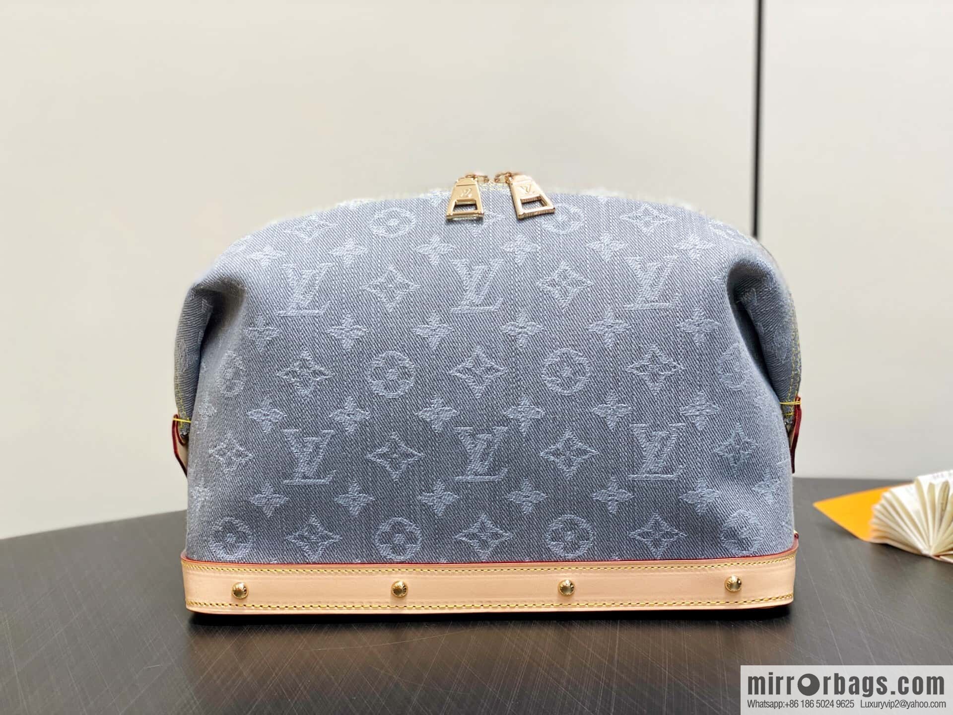 [Boutique‑grade] M13750 gray, denim cosmetic bag POCHETTE COSMÉTIQUE large cosmetic bag