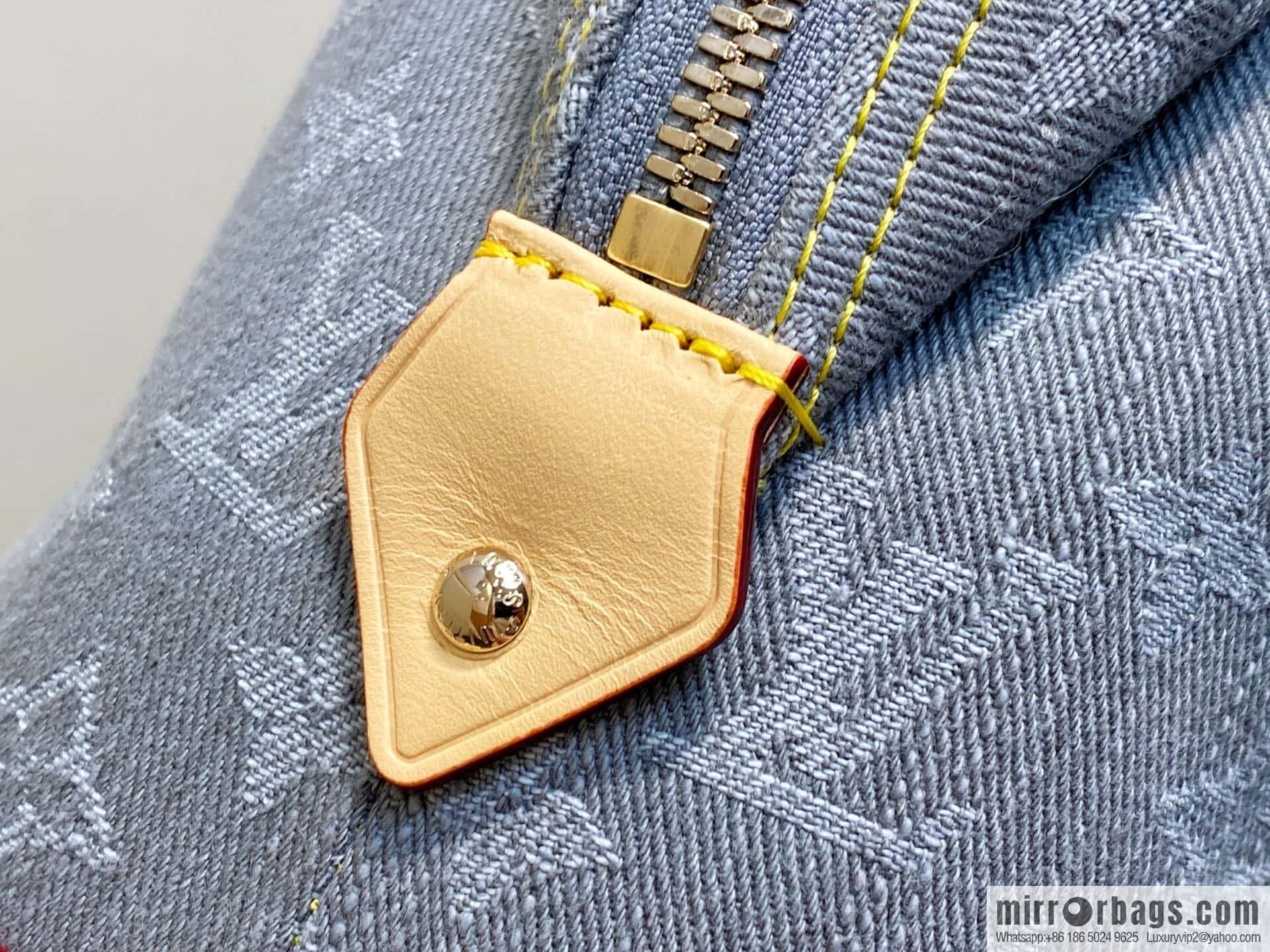 [Boutique‑grade] M13750 gray, denim cosmetic bag POCHETTE COSMÉTIQUE large cosmetic bag